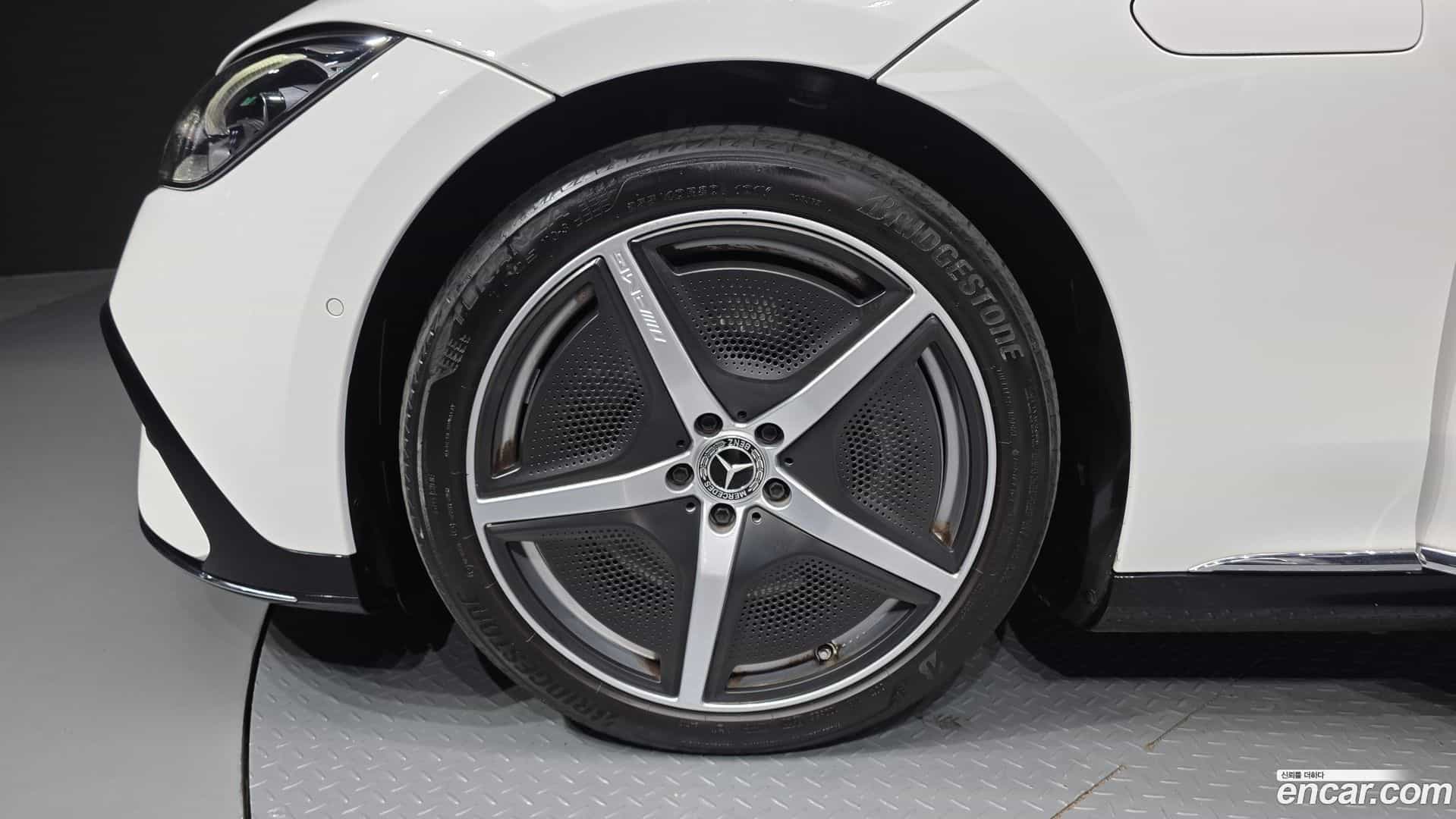 EQE Mercedes-Benz 2023.7-OUTER-005