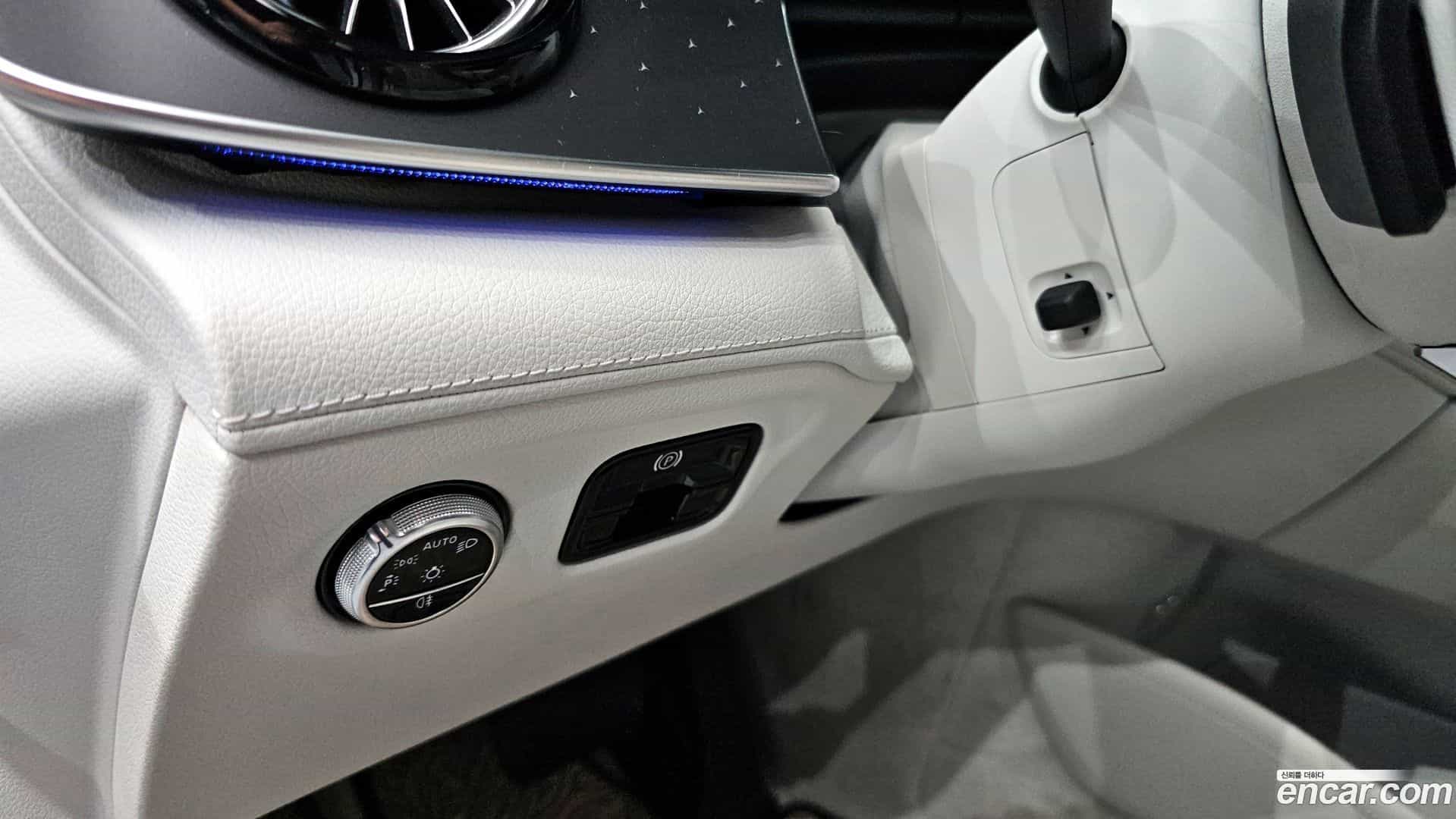 EQE Mercedes-Benz 2023.7-OPTION-041