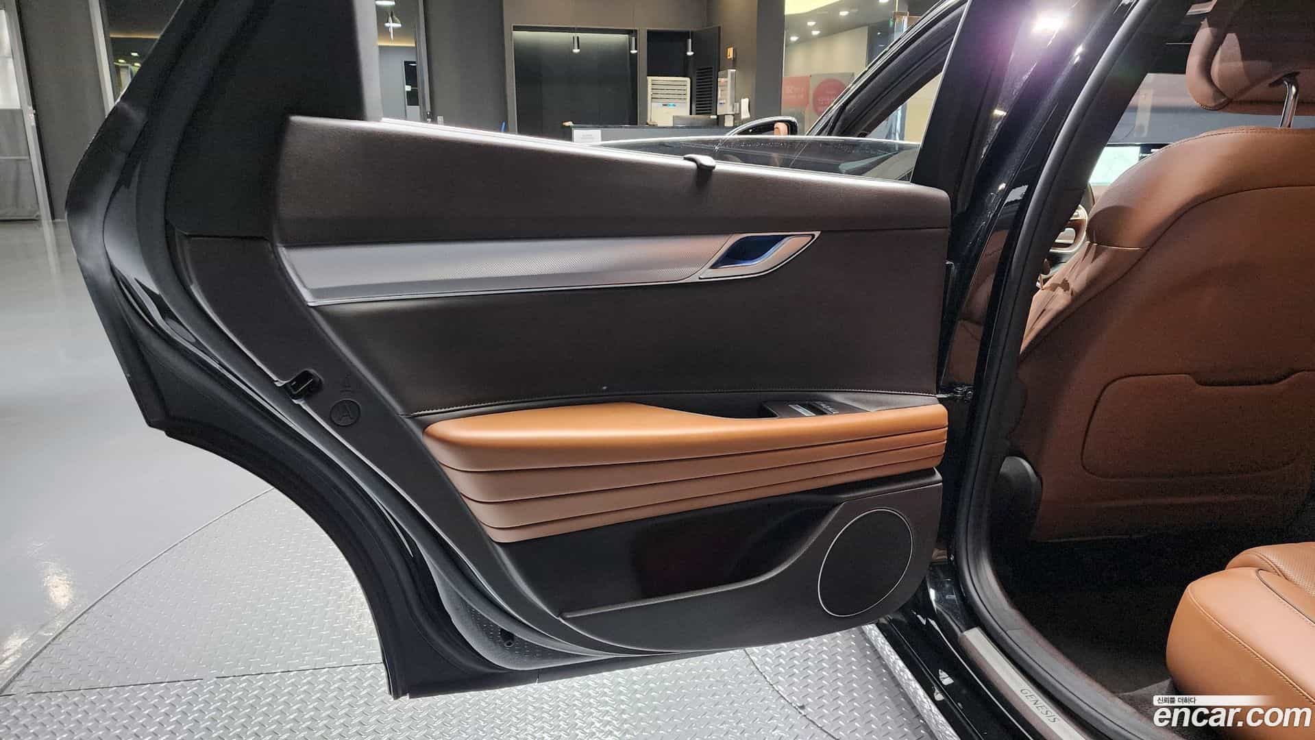 G80 Genesis 2022.10-INNER-035