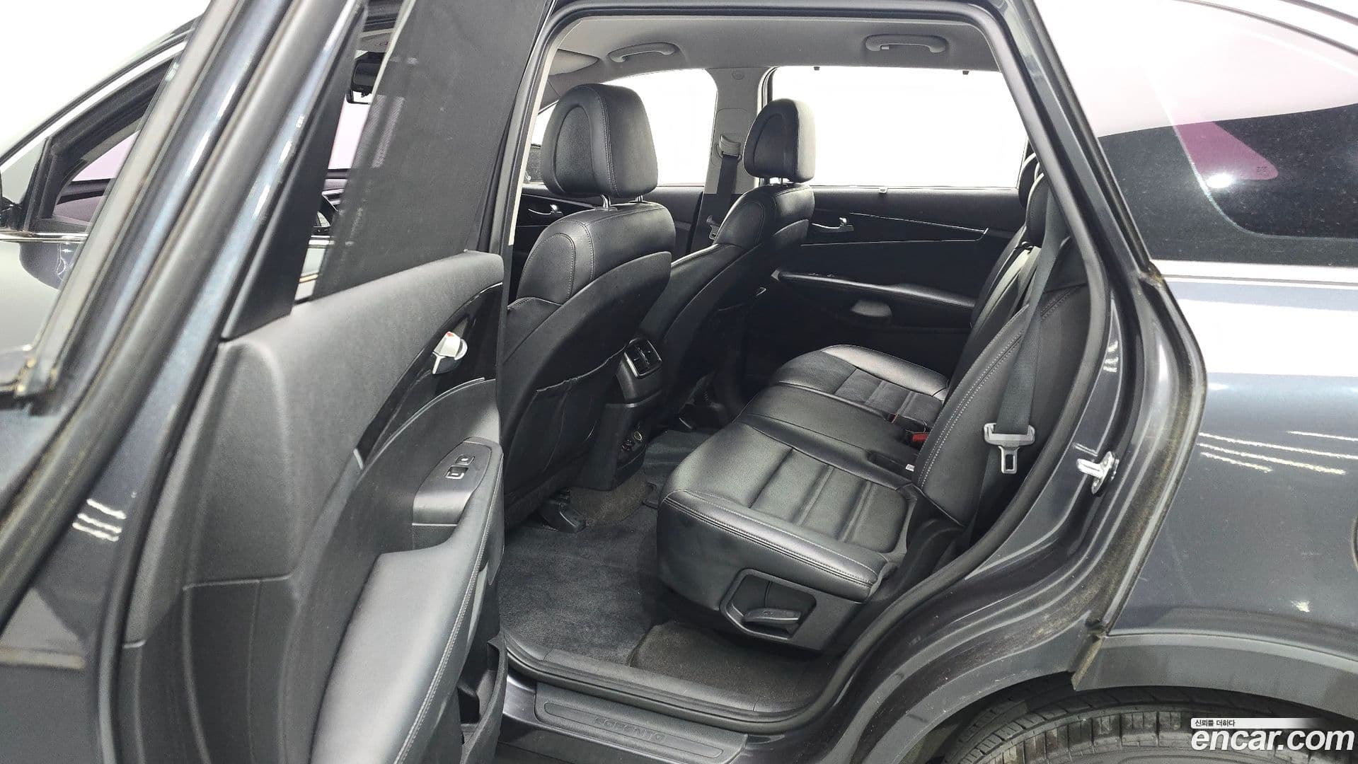 Main__Slider__Photo:Sorento Kia 2014.9-11