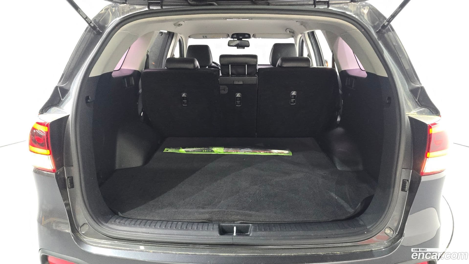 Main__Slider__Photo:Sorento Kia 2014.9-19
