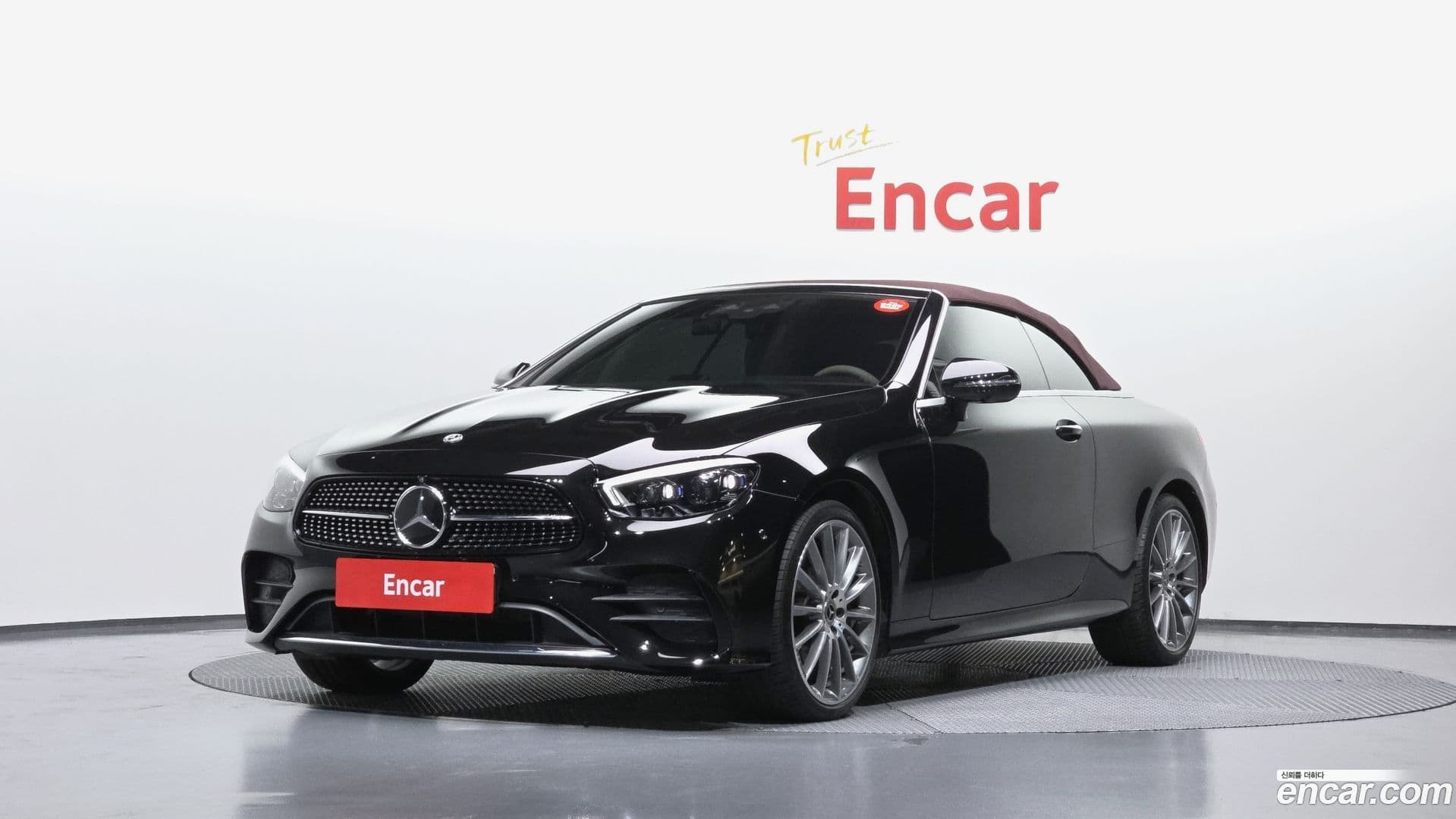 Main__Slider__Photo:E-Class Mercedes-Benz 2022.2-0