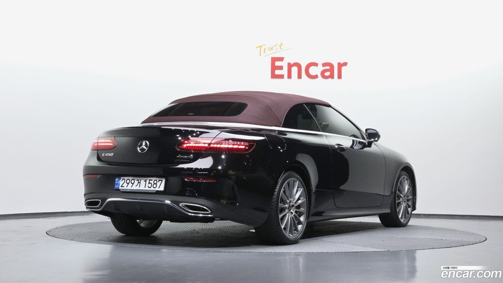 Main__Slider__Photo:E-Class Mercedes-Benz 2022.2-1