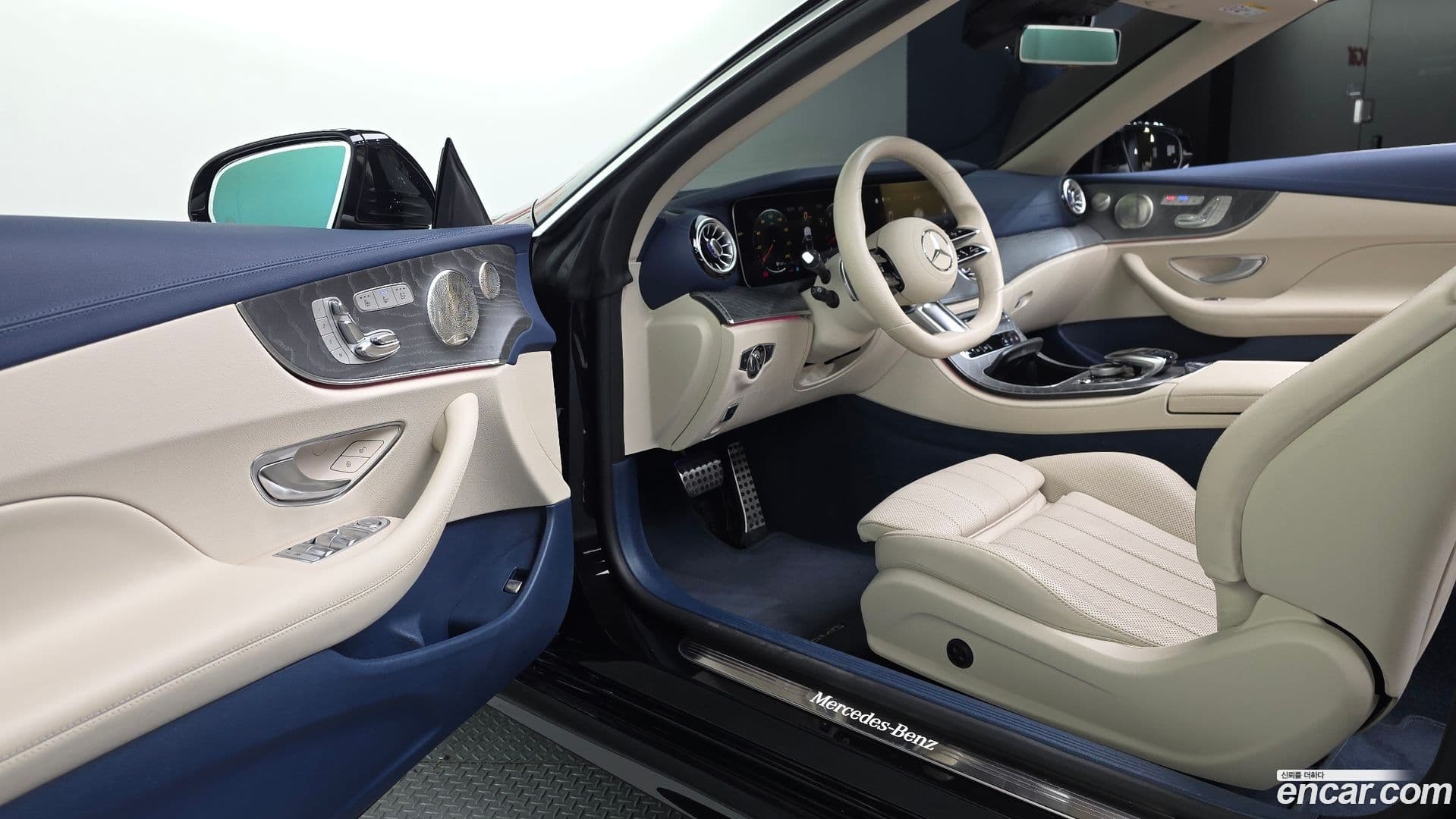 Main__Slider__Photo:E-Class Mercedes-Benz 2022.2-9