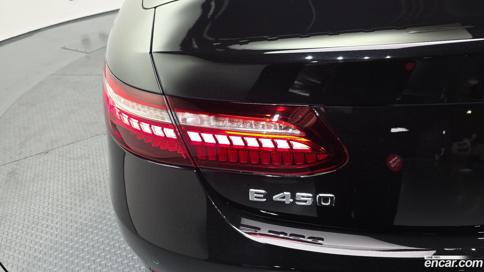Main__Slider__Photo:E-Class Mercedes-Benz 2022.2-22