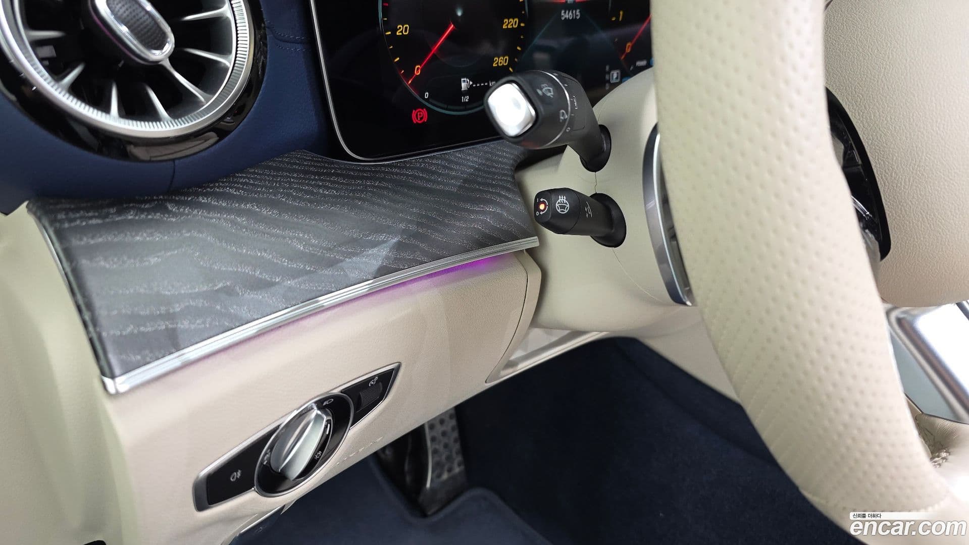 Main__Slider__Photo:E-Class Mercedes-Benz 2022.2-31