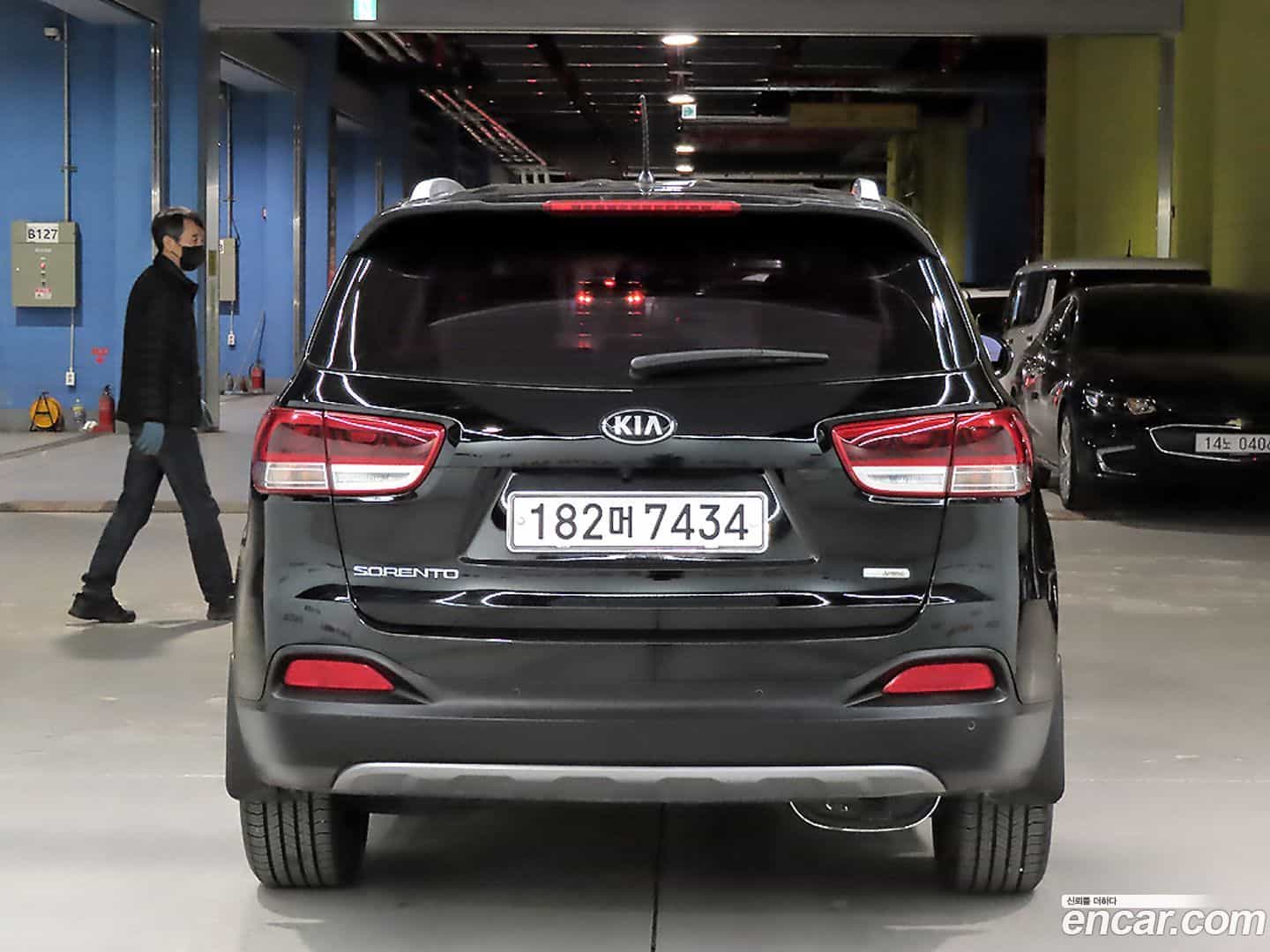 Sorento Kia 2017.1-OUTER-003