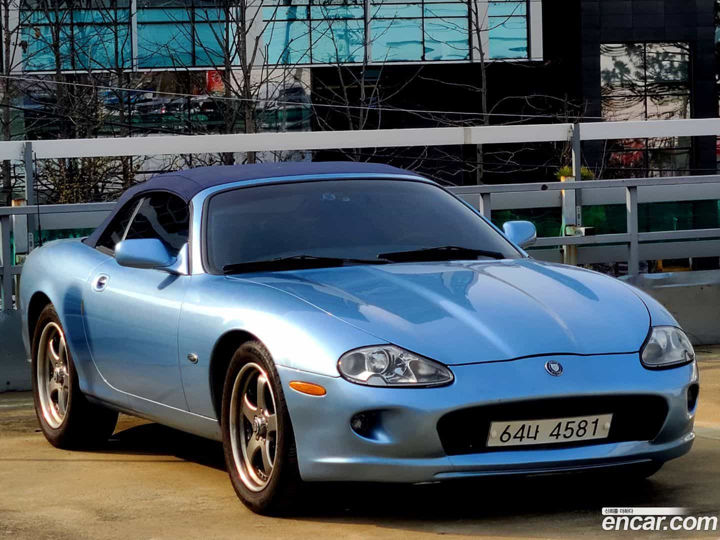 XK8 Jaguar 1999.11-OUTER-001