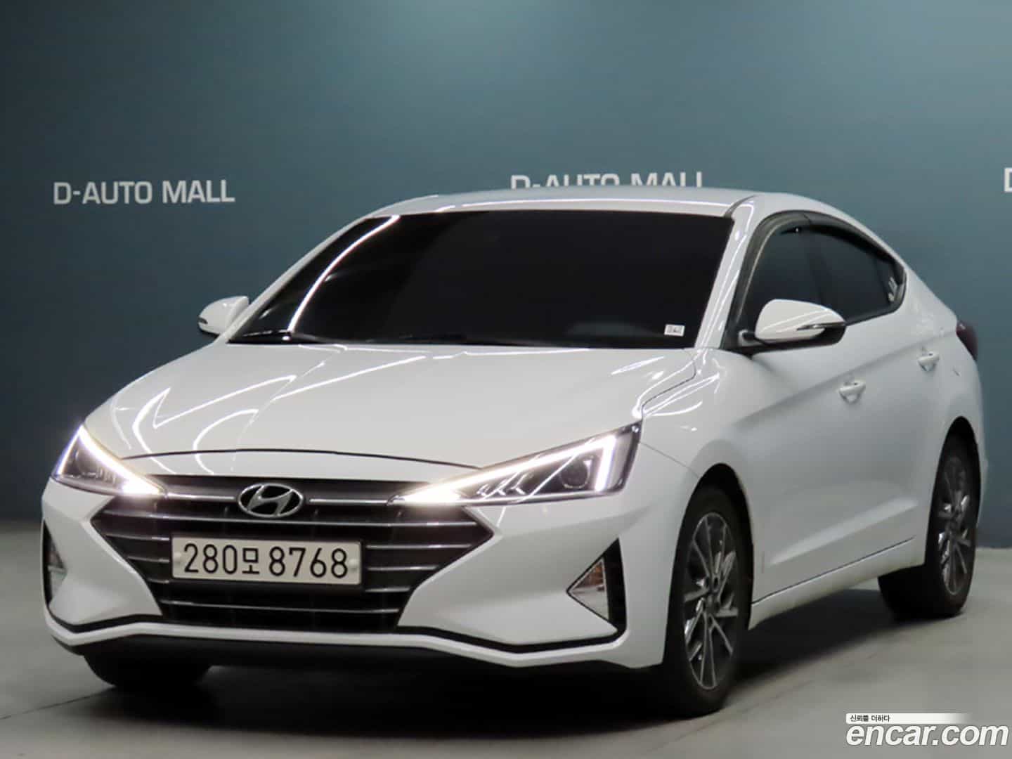 AVANTE Hyundai 2019.6-OUTER-001