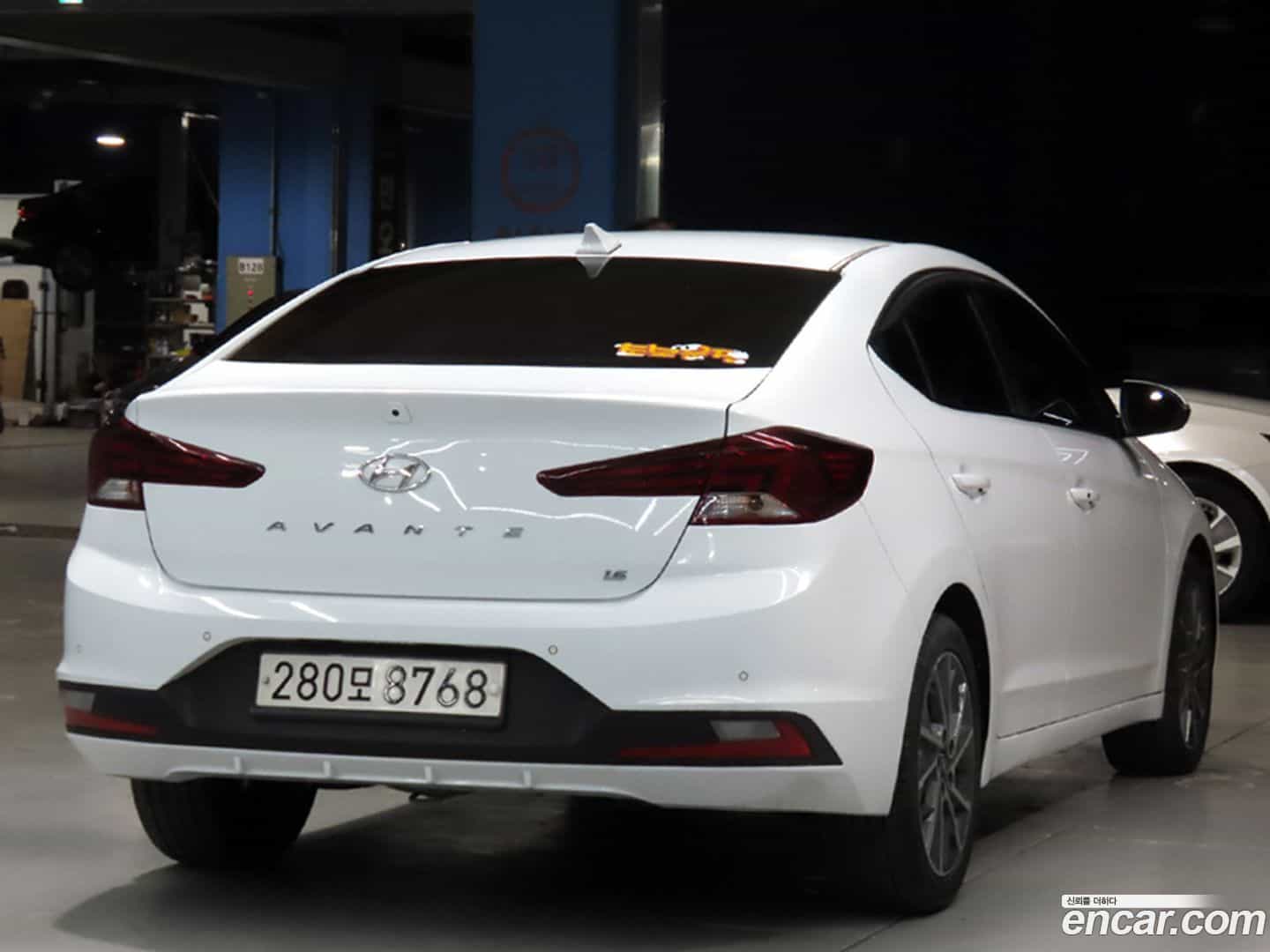AVANTE Hyundai 2019.6-OUTER-004