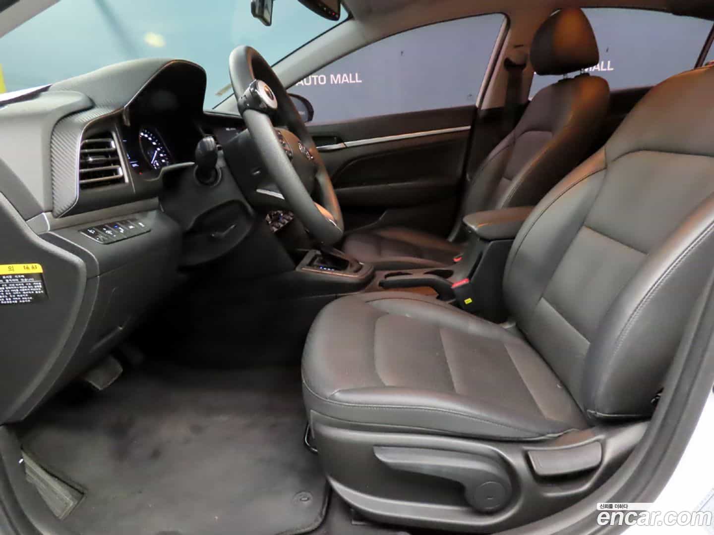 AVANTE Hyundai 2019.6-OUTER-006