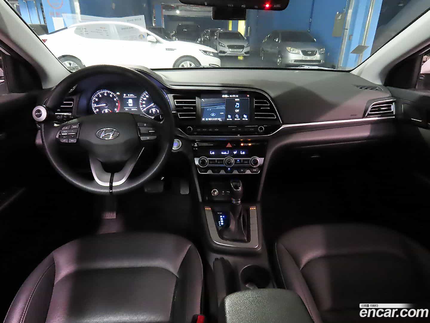 AVANTE Hyundai 2019.6-INNER-007