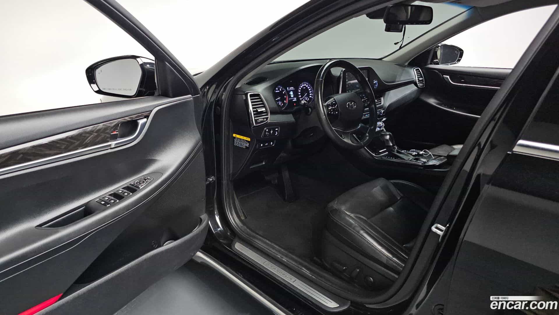 Grandeur Hyundai 2019.6-INNER-010