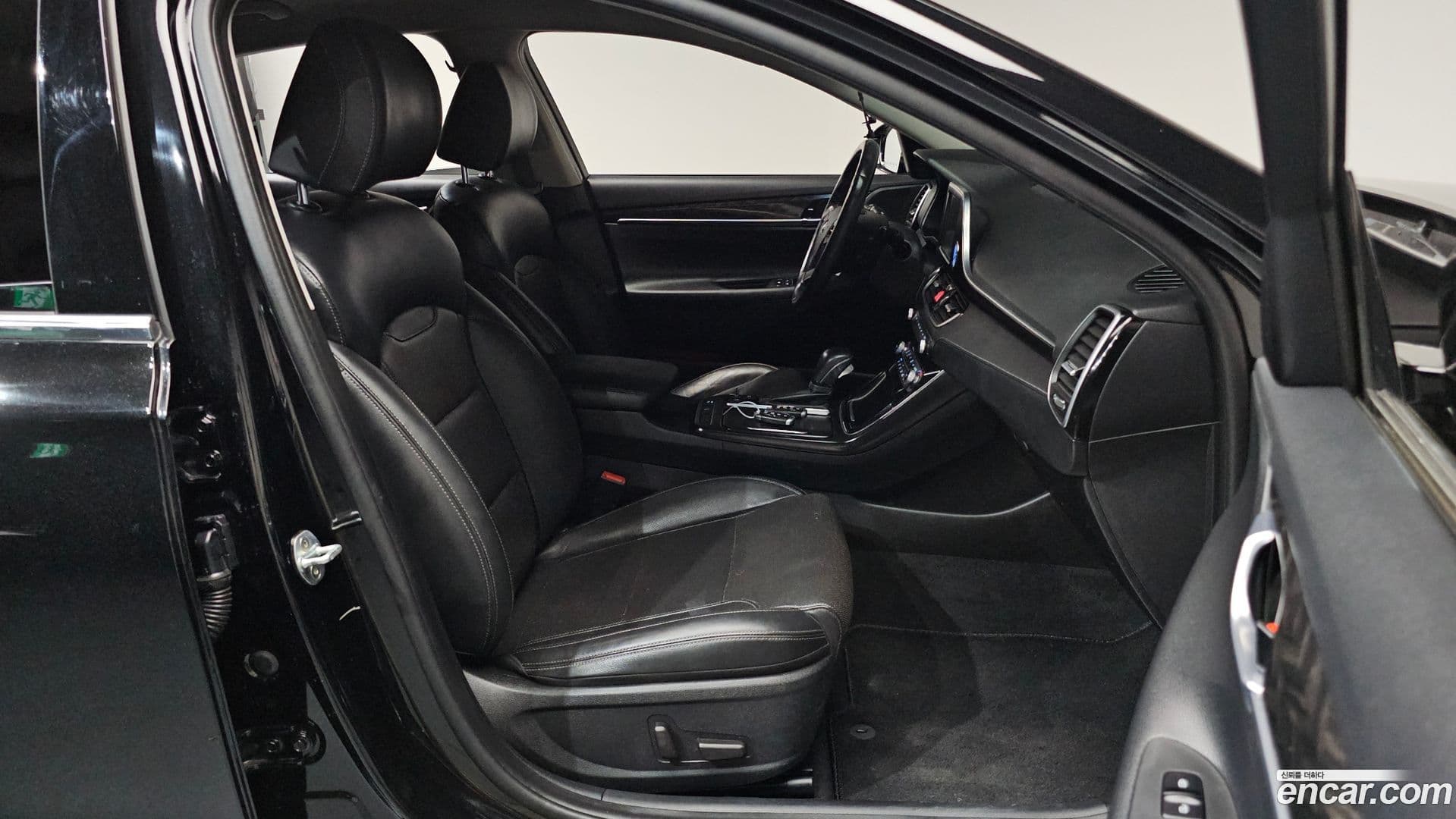 Main__Slider__Photo:Grandeur Hyundai 2019.6-11