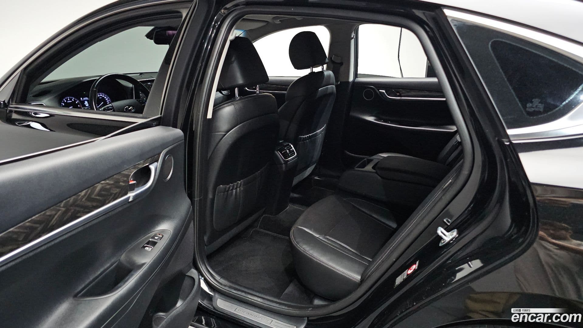 Main__Slider__Photo:Grandeur Hyundai 2019.6-25