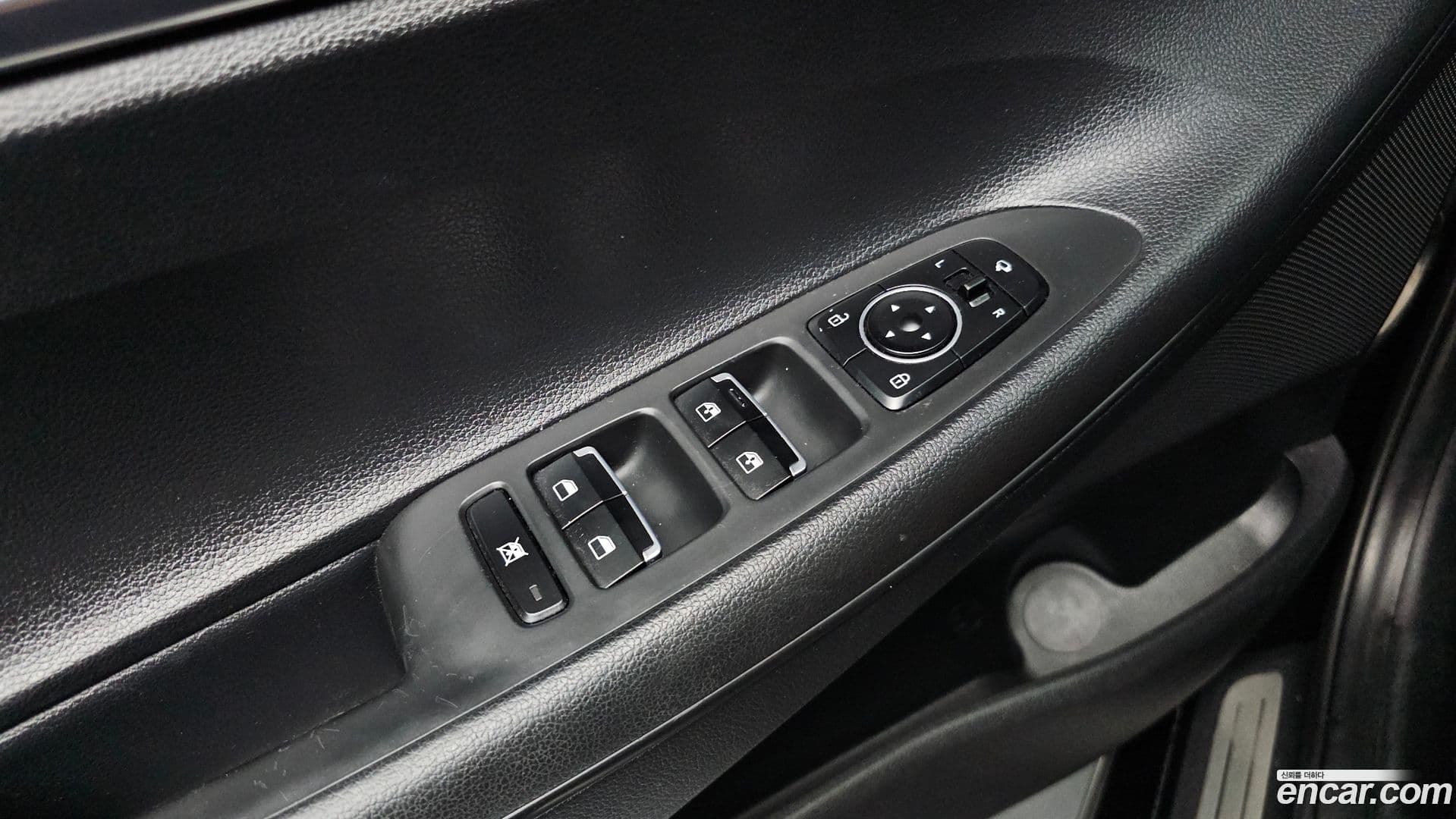 Main__Slider__Photo:Grandeur Hyundai 2019.6-26