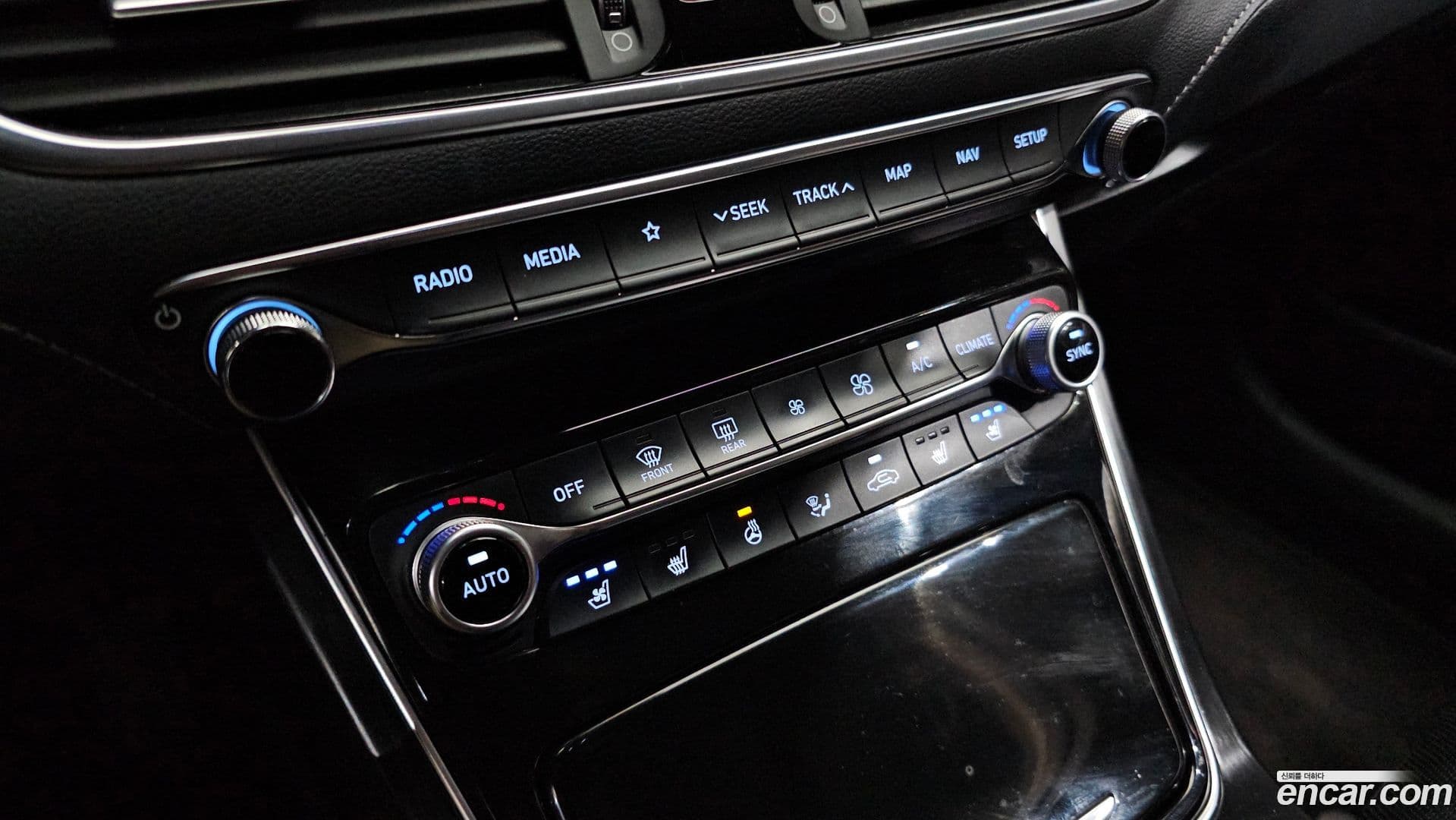 Main__Slider__Photo:Grandeur Hyundai 2019.6-31