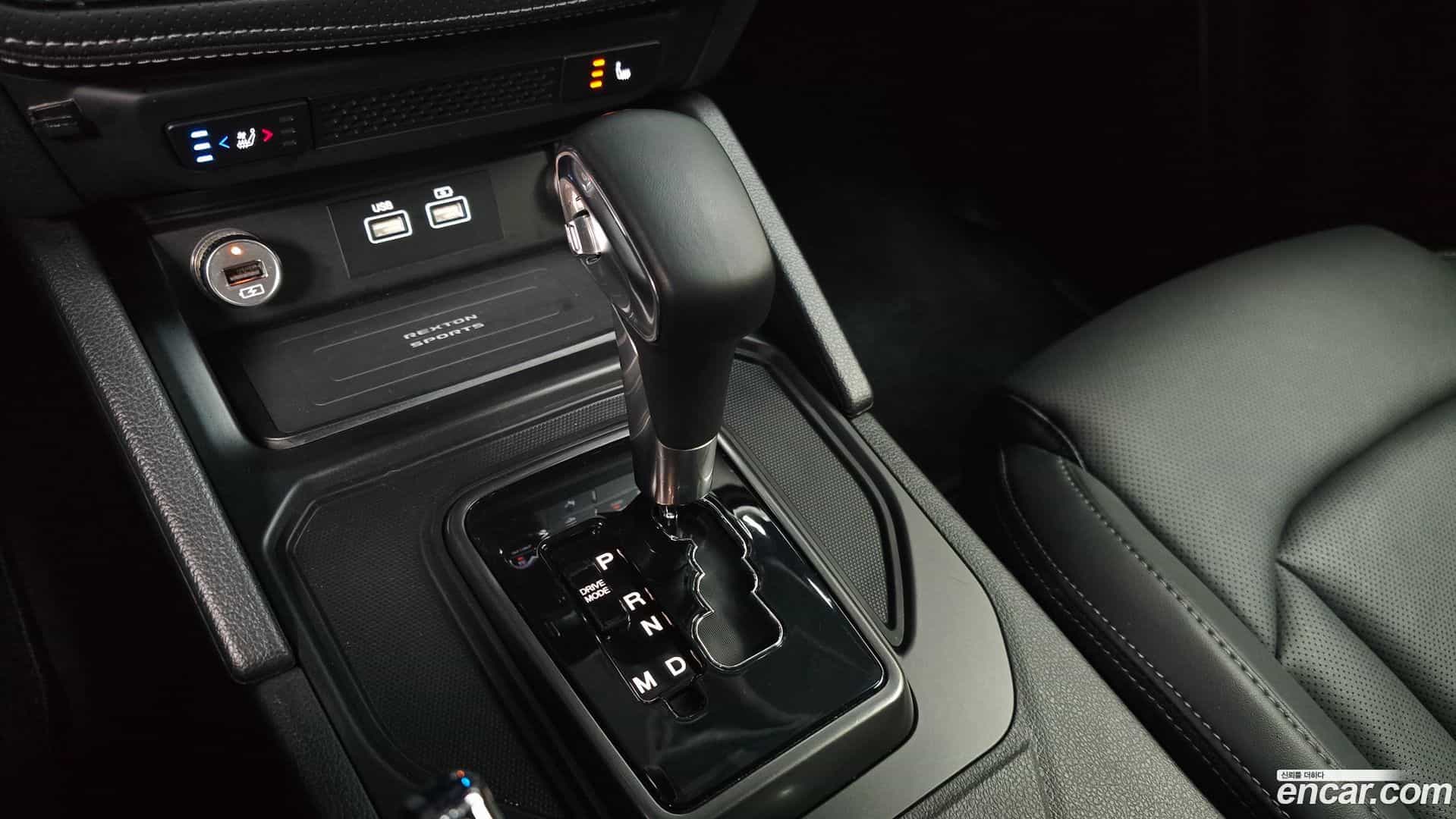 Rexton KG Mobility 2023.0-INNER-009