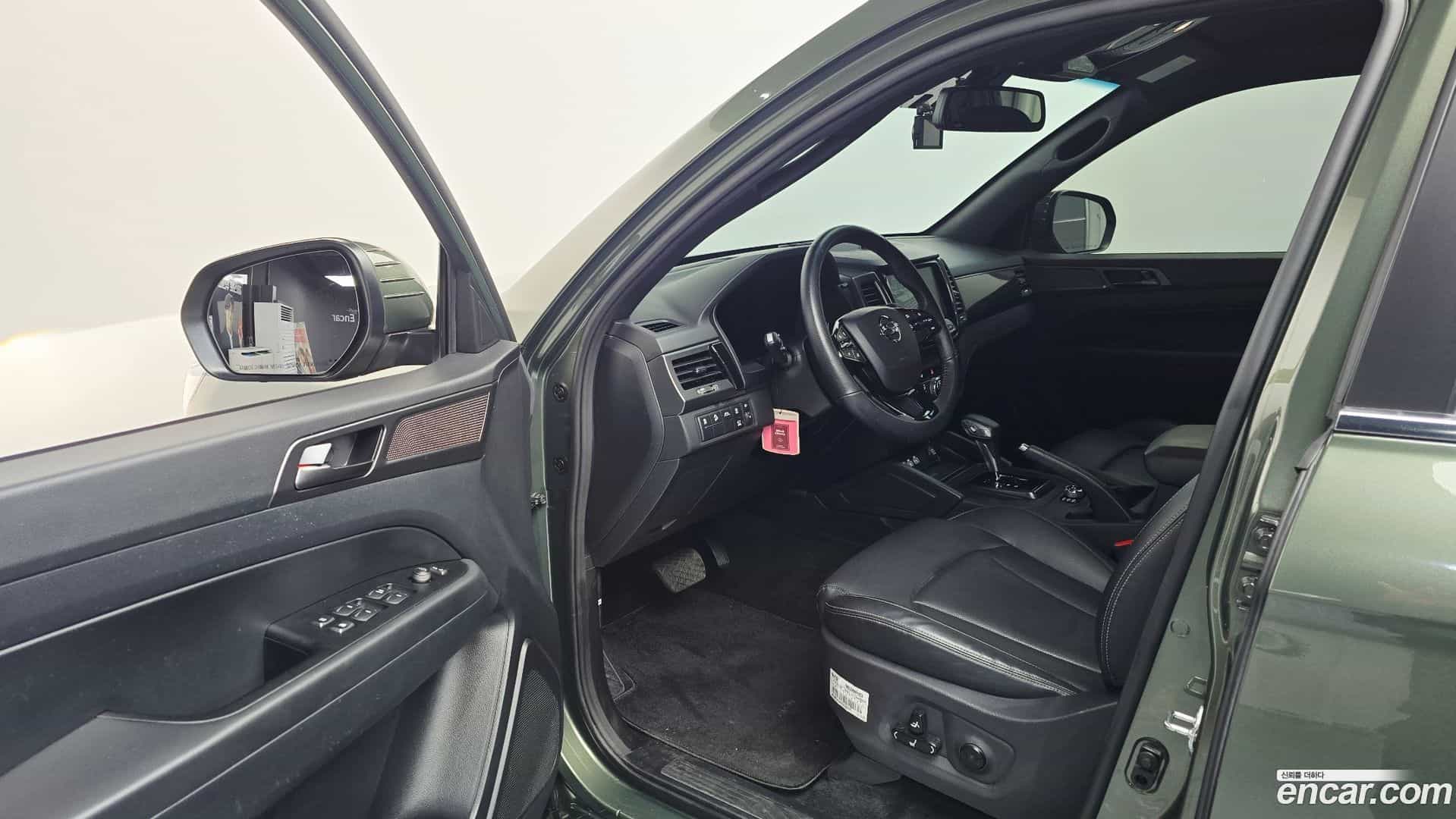 Rexton KG Mobility 2023.0-INNER-010