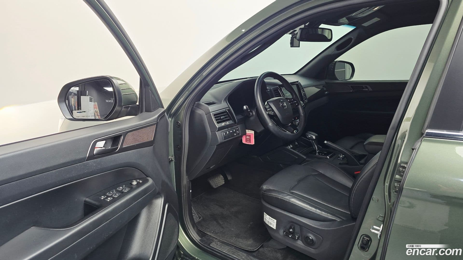 Main__Slider__Photo:Rexton KG Mobility 2023.0-9