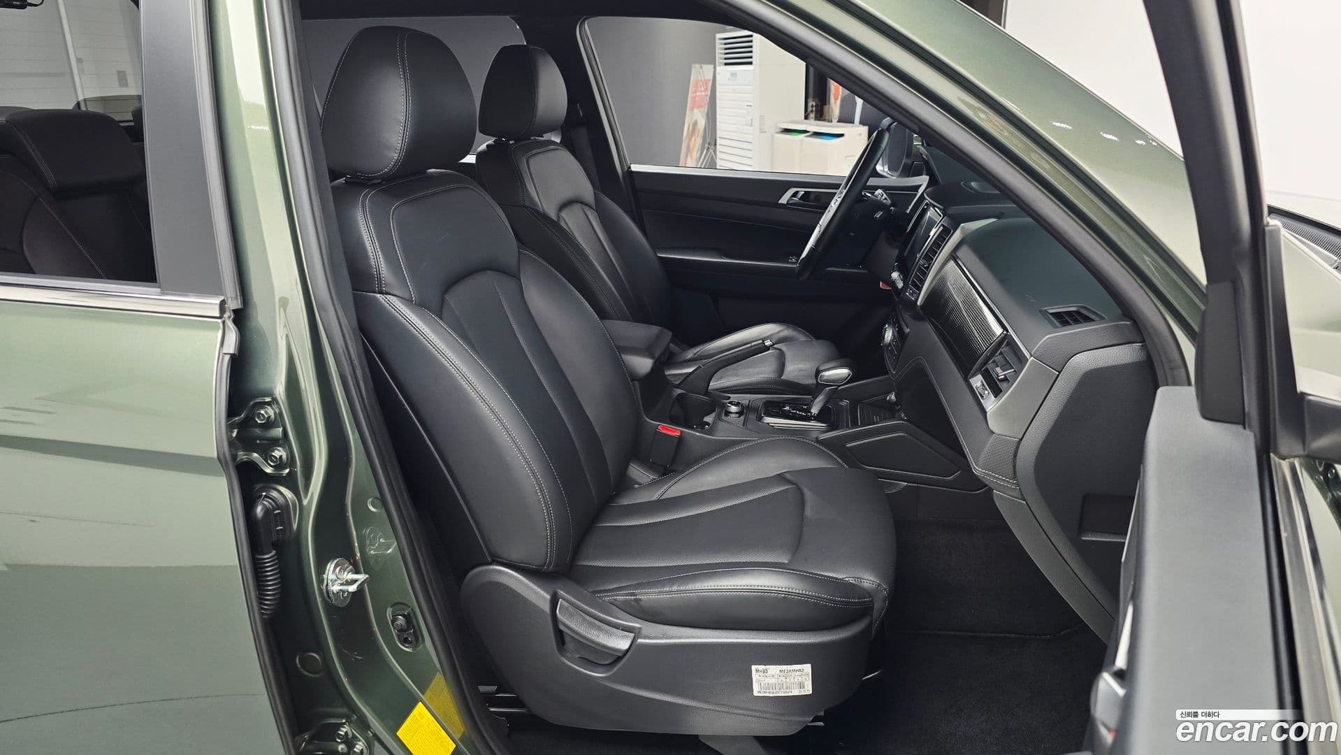 Main__Slider__Photo:Rexton KG Mobility 2023.0-11