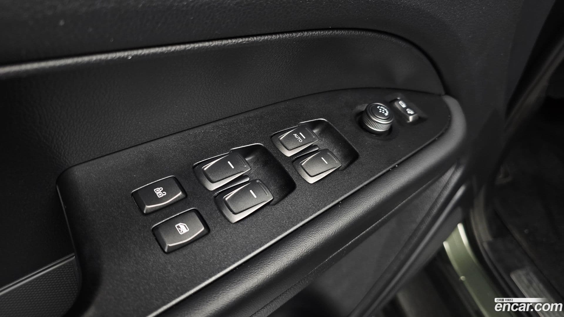 Main__Slider__Photo:Rexton KG Mobility 2023.0-13