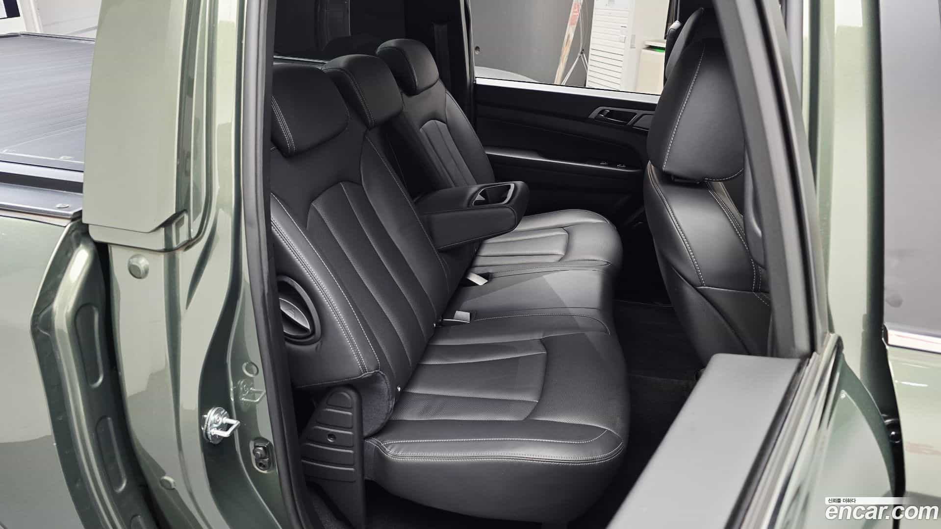 Rexton KG Mobility 2023.0-INNER-036