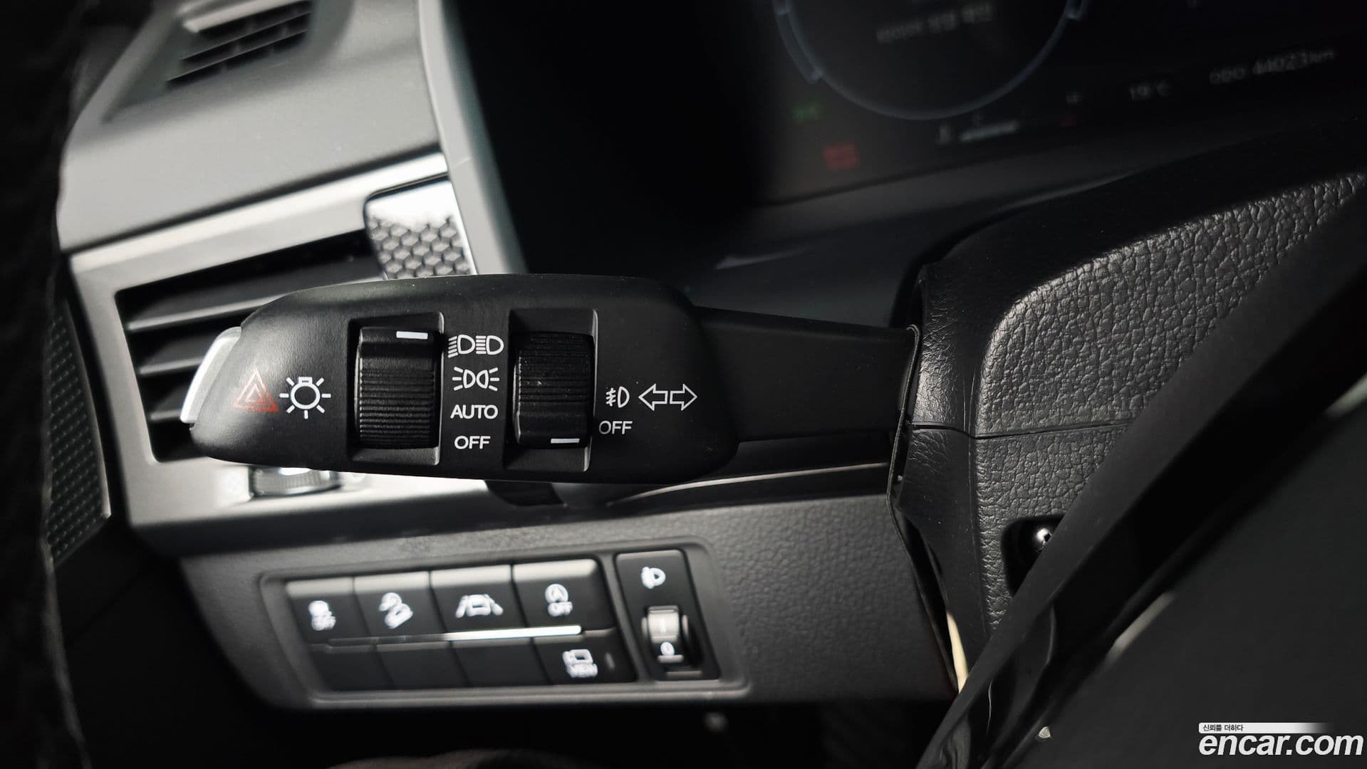 Main__Slider__Photo:Rexton KG Mobility 2023.0-27