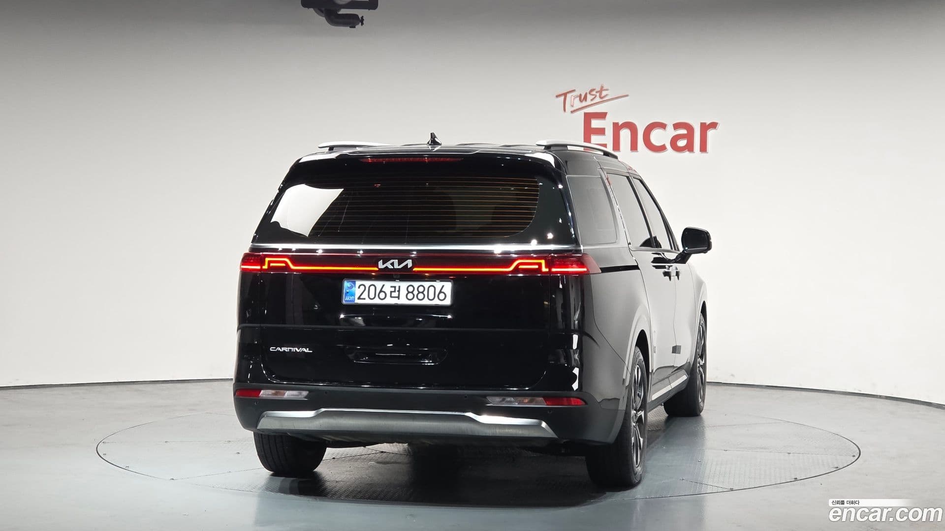 Main__Slider__Photo:Canival Kia 2022.3-3
