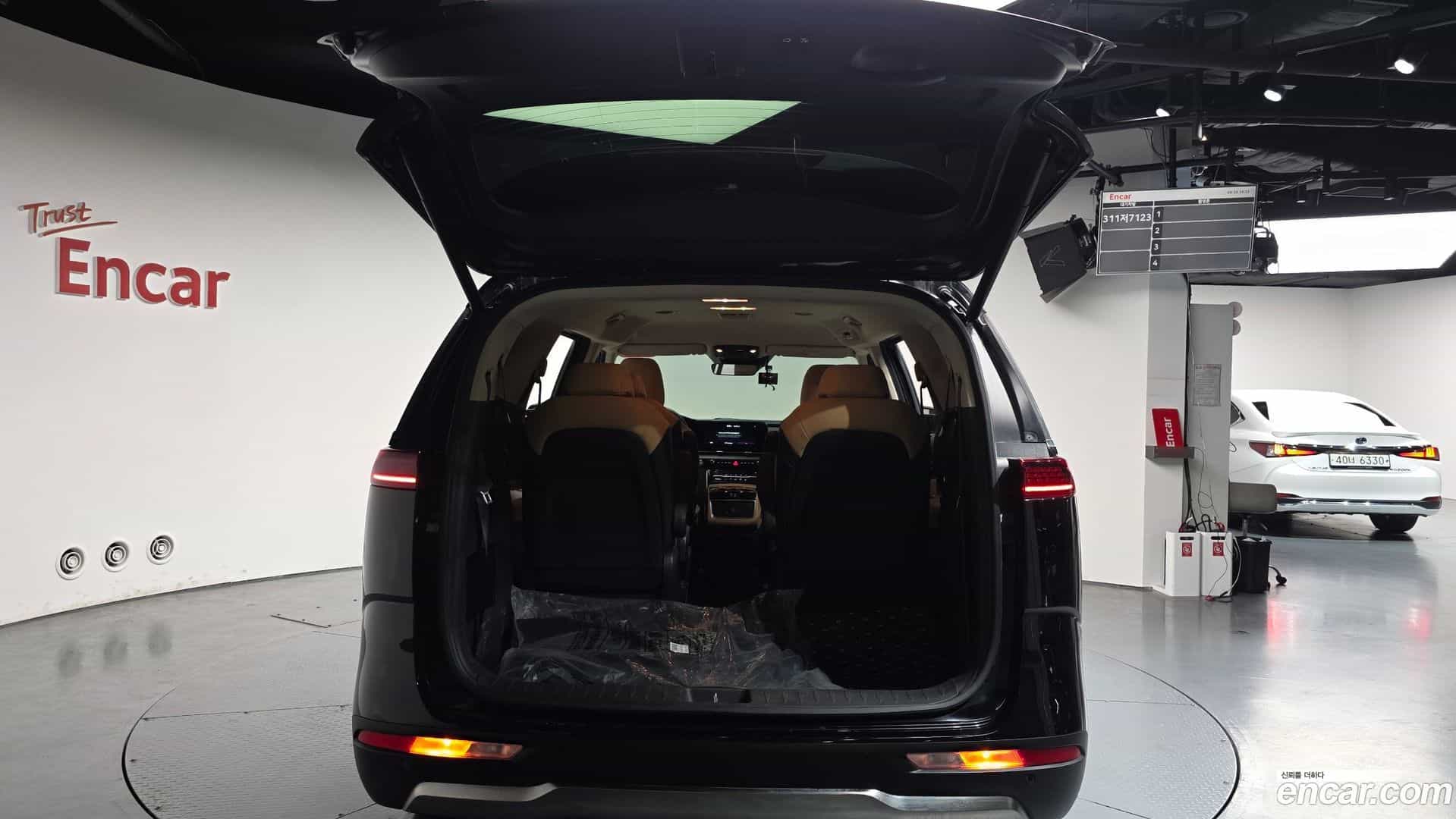 Canival Kia 2022.3-OPTION-024