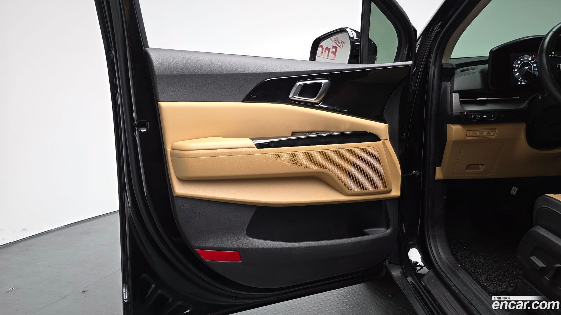 Main__Slider__Photo:Canival Kia 2022.3-23