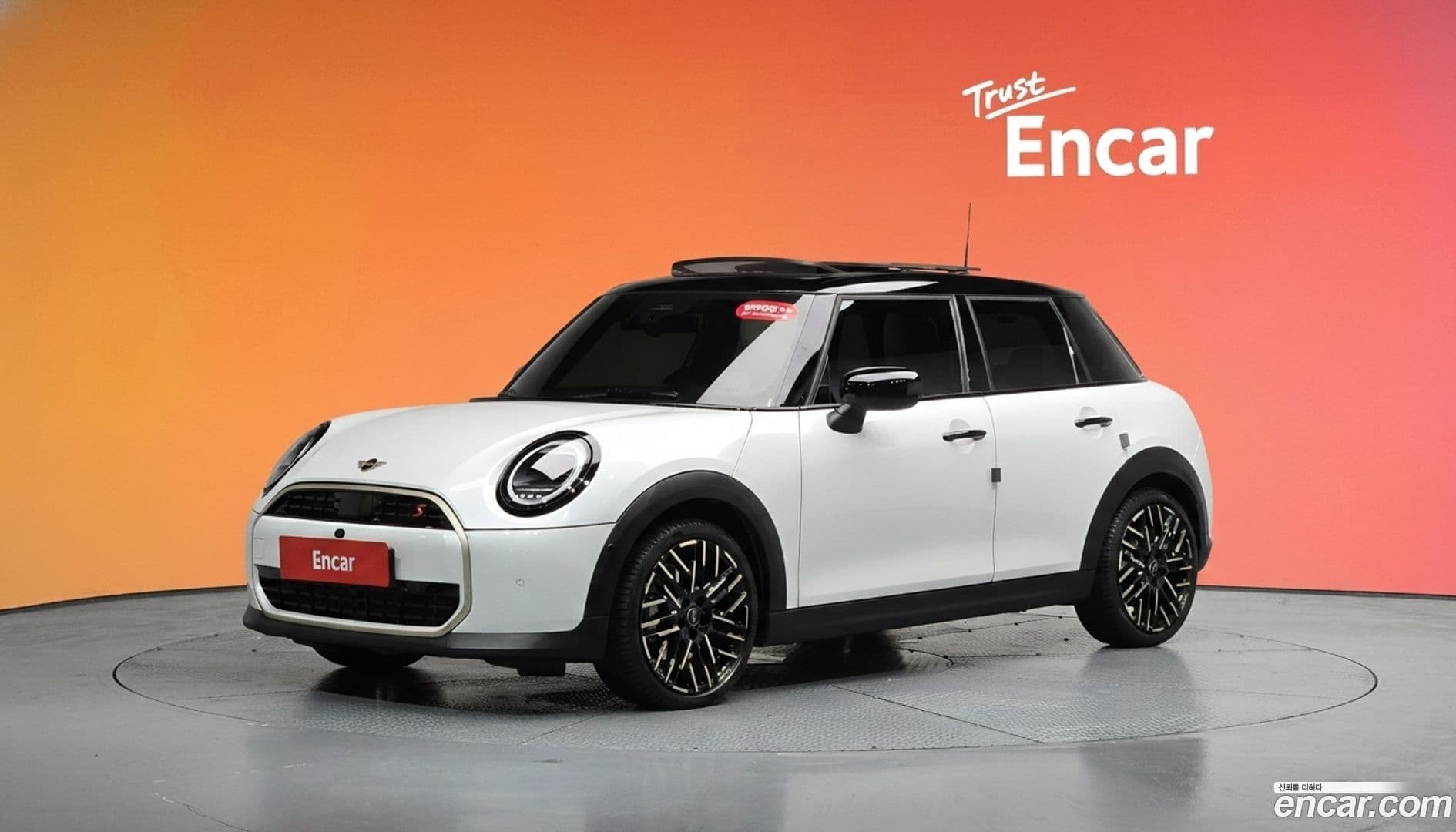 Main__Slider__Photo:Cooper Mini 2025.7-0