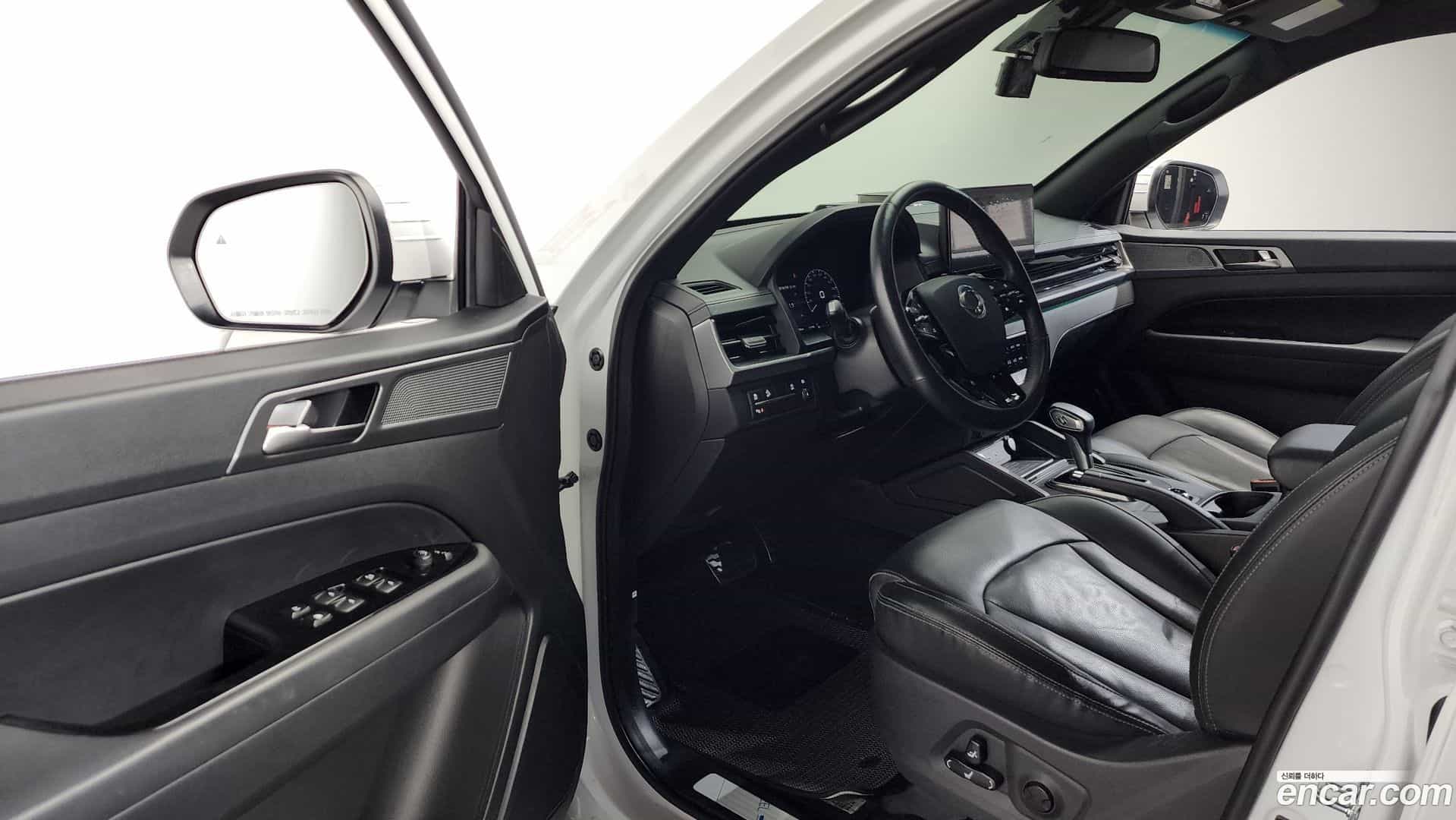 Rexton KG Mobility 2023.4-INNER-010