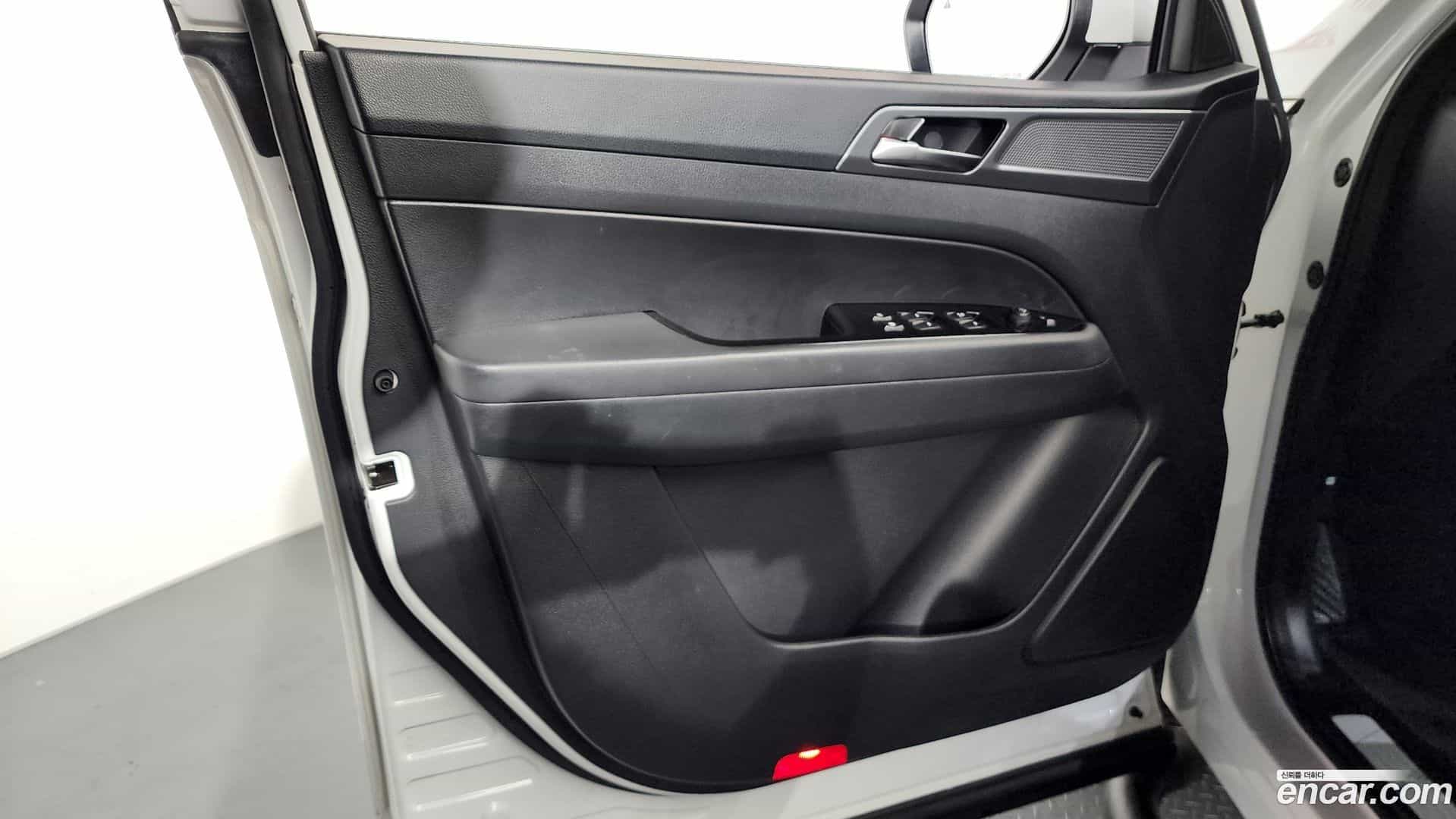 Rexton KG Mobility 2023.4-INNER-034