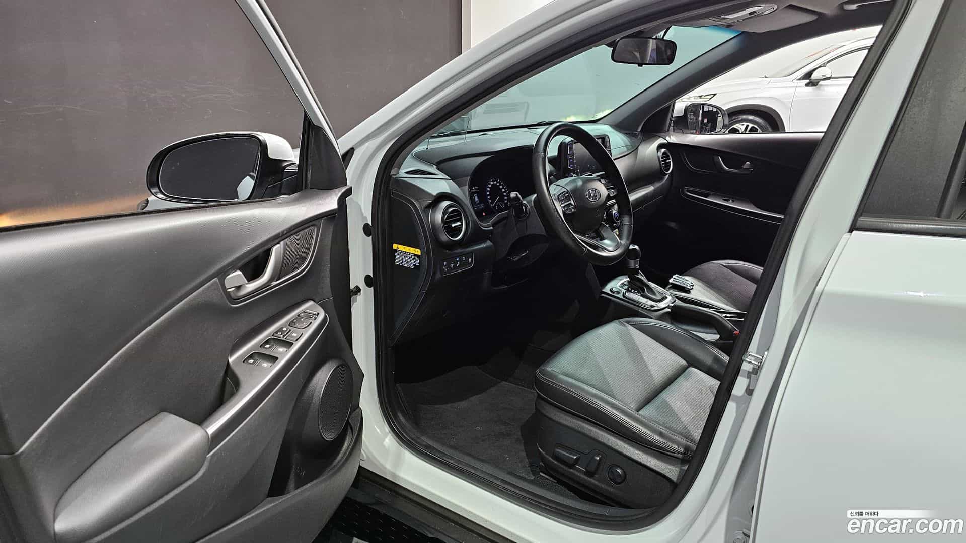 Kona Hyundai 2018.10-INNER-010