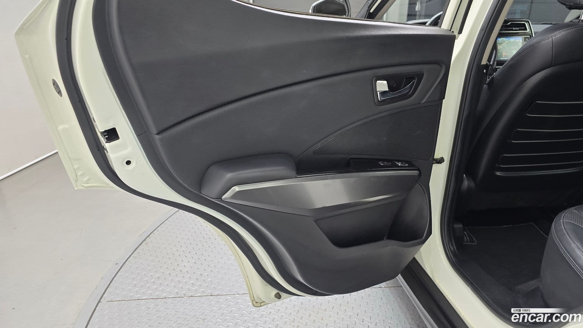 Main__Slider__Photo:TIBOLI KG Mobility 2022.6-24