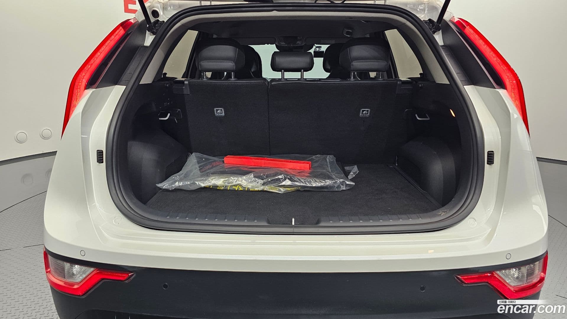 Main__Slider__Photo:Niro Kia 2022.5-18