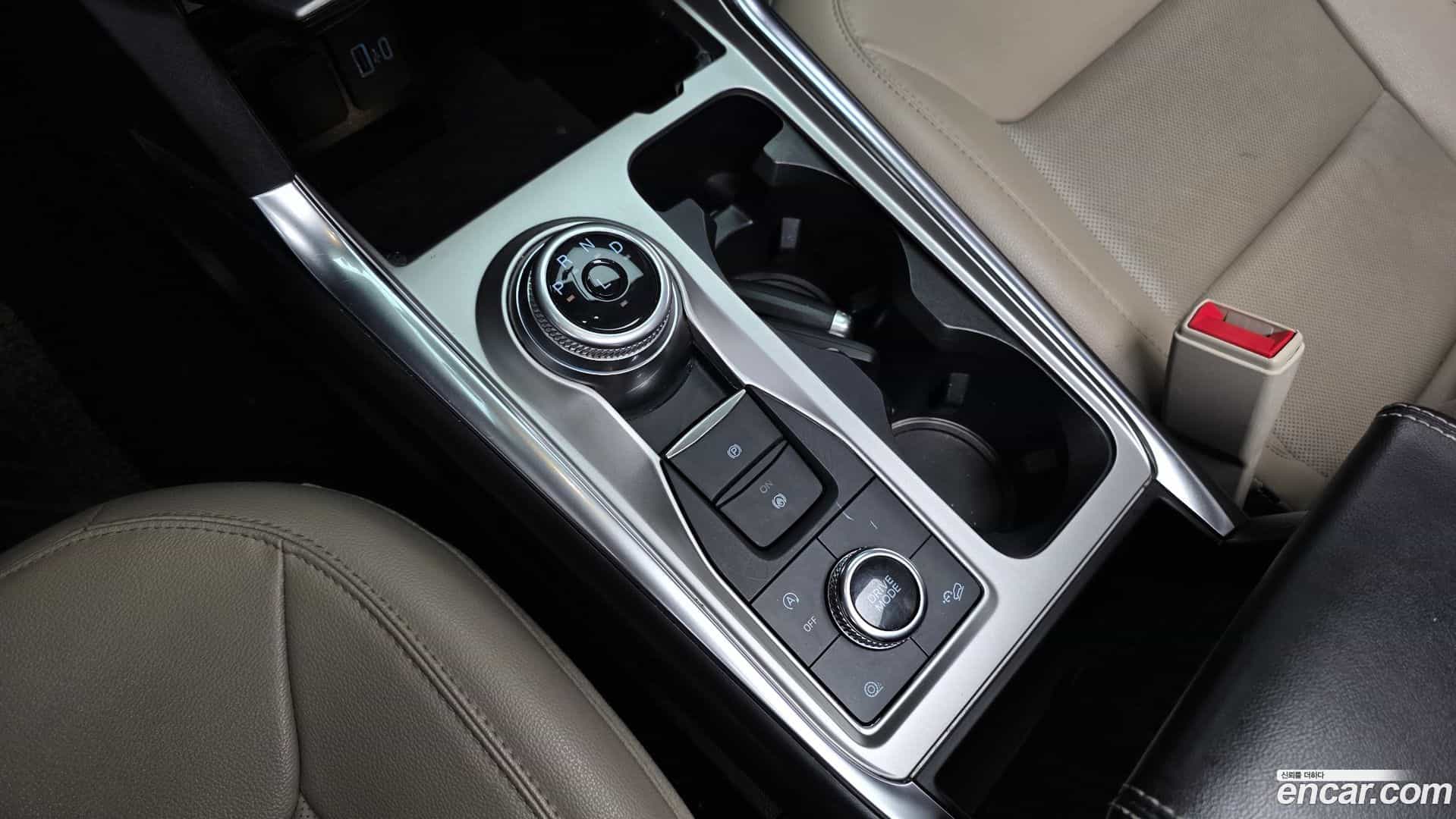 Explorer Ford 2020.11-INNER-009