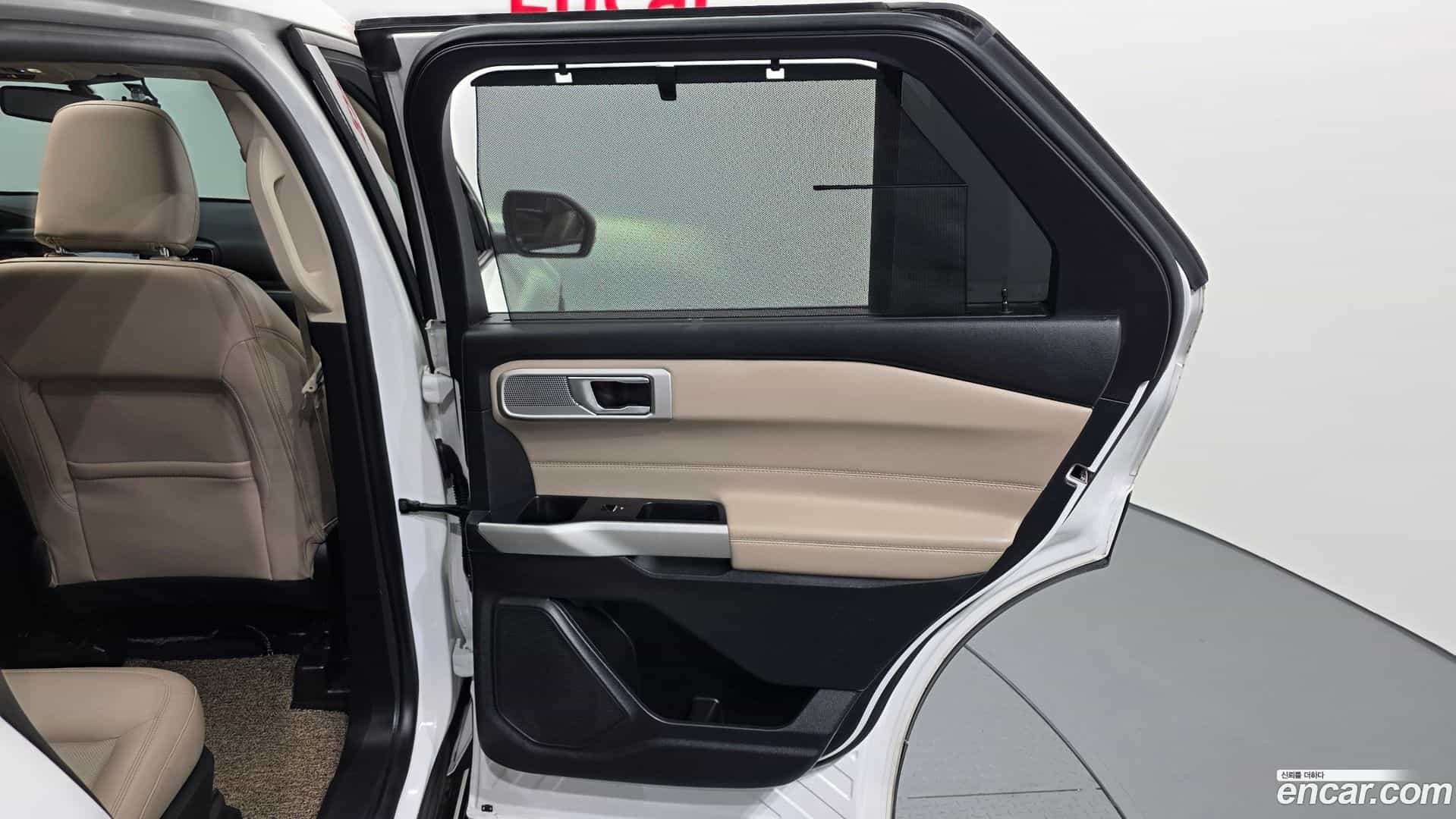 Explorer Ford 2020.11-INNER-035