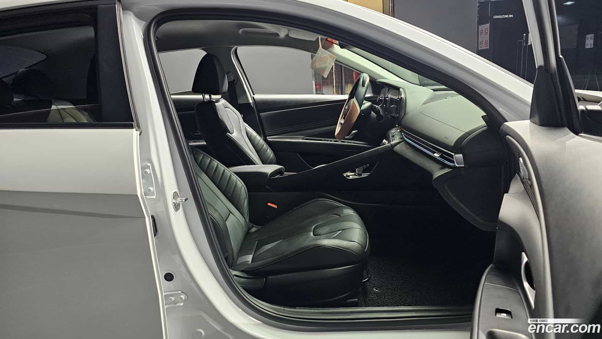 AVANTE Hyundai 2022.2-OPTION-015