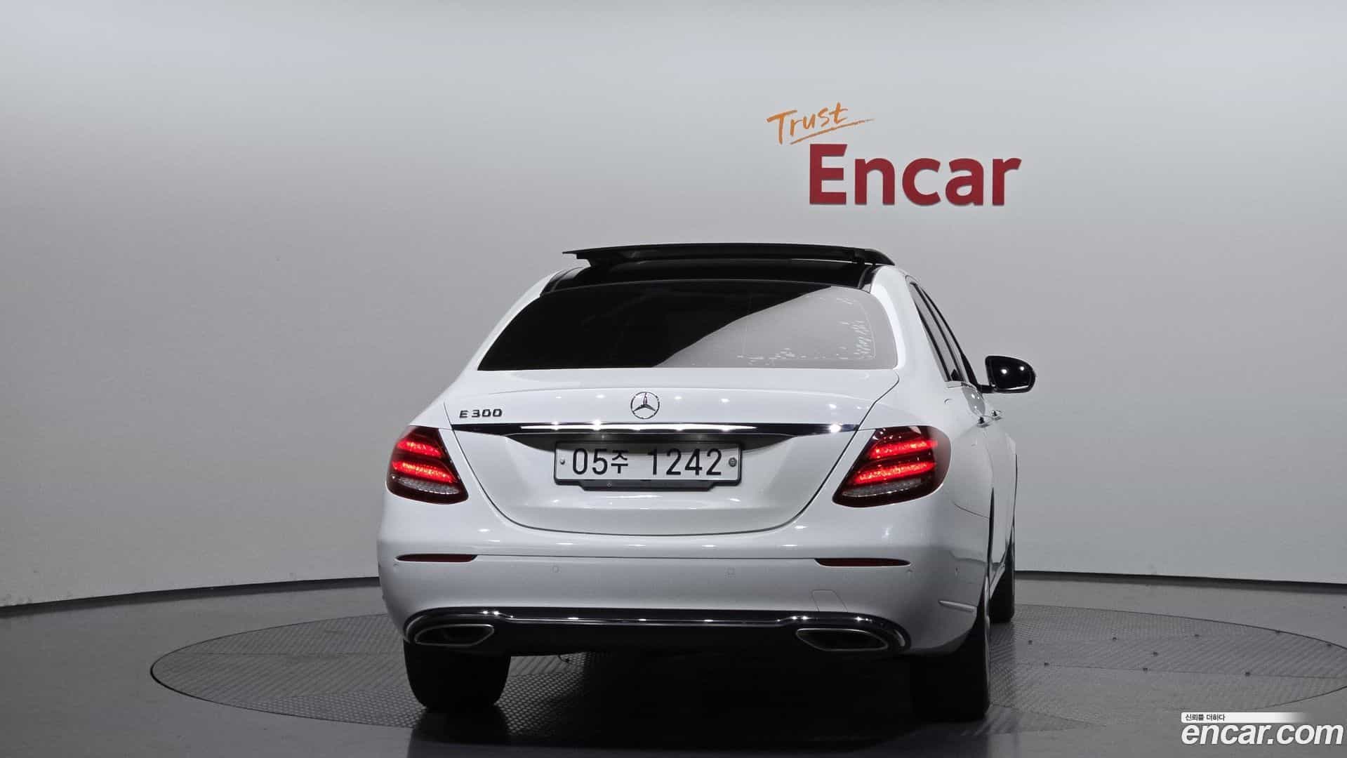 E-Class Mercedes-Benz 2017.7-OUTER-004