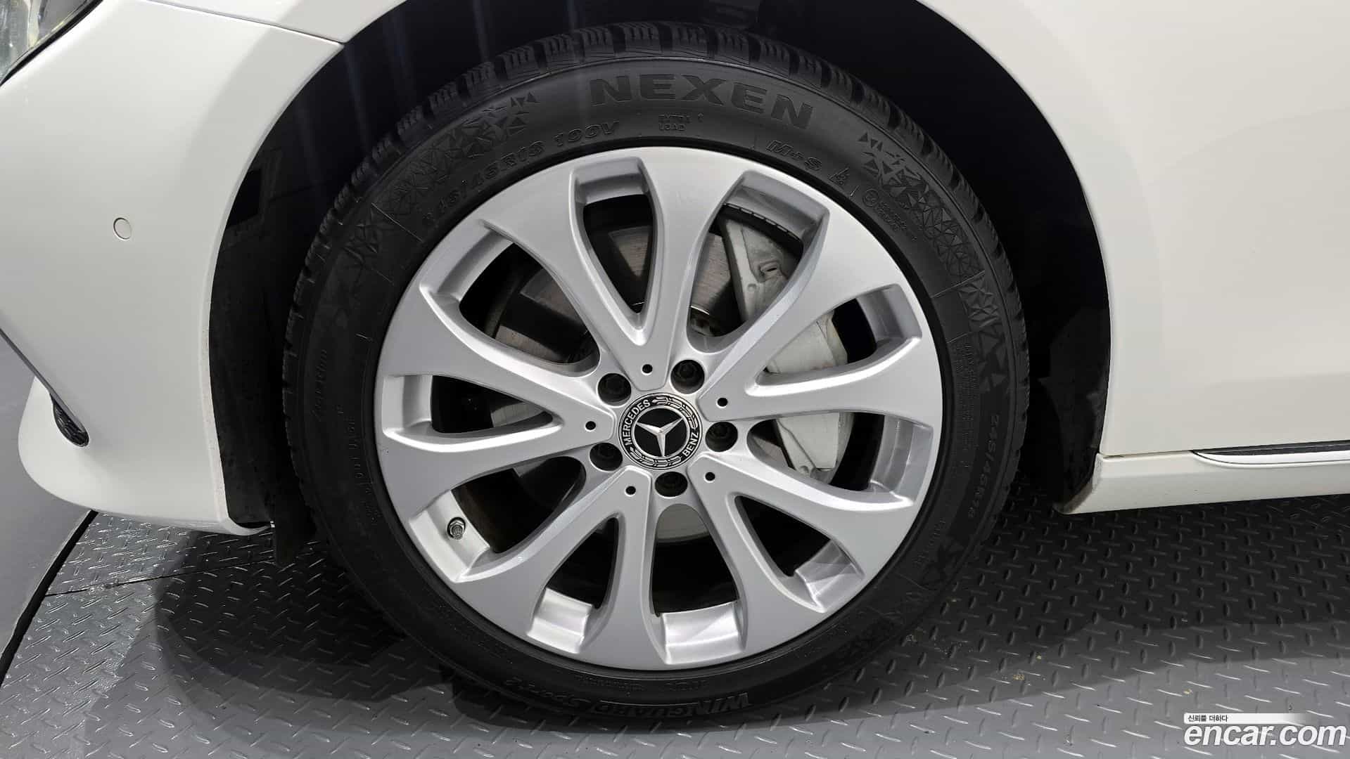 E-Class Mercedes-Benz 2017.7-OUTER-005