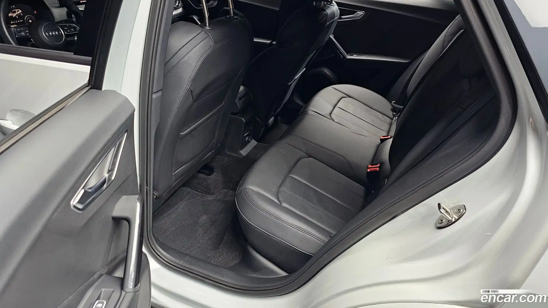 Q2 Audi 2023.4-OPTION-016
