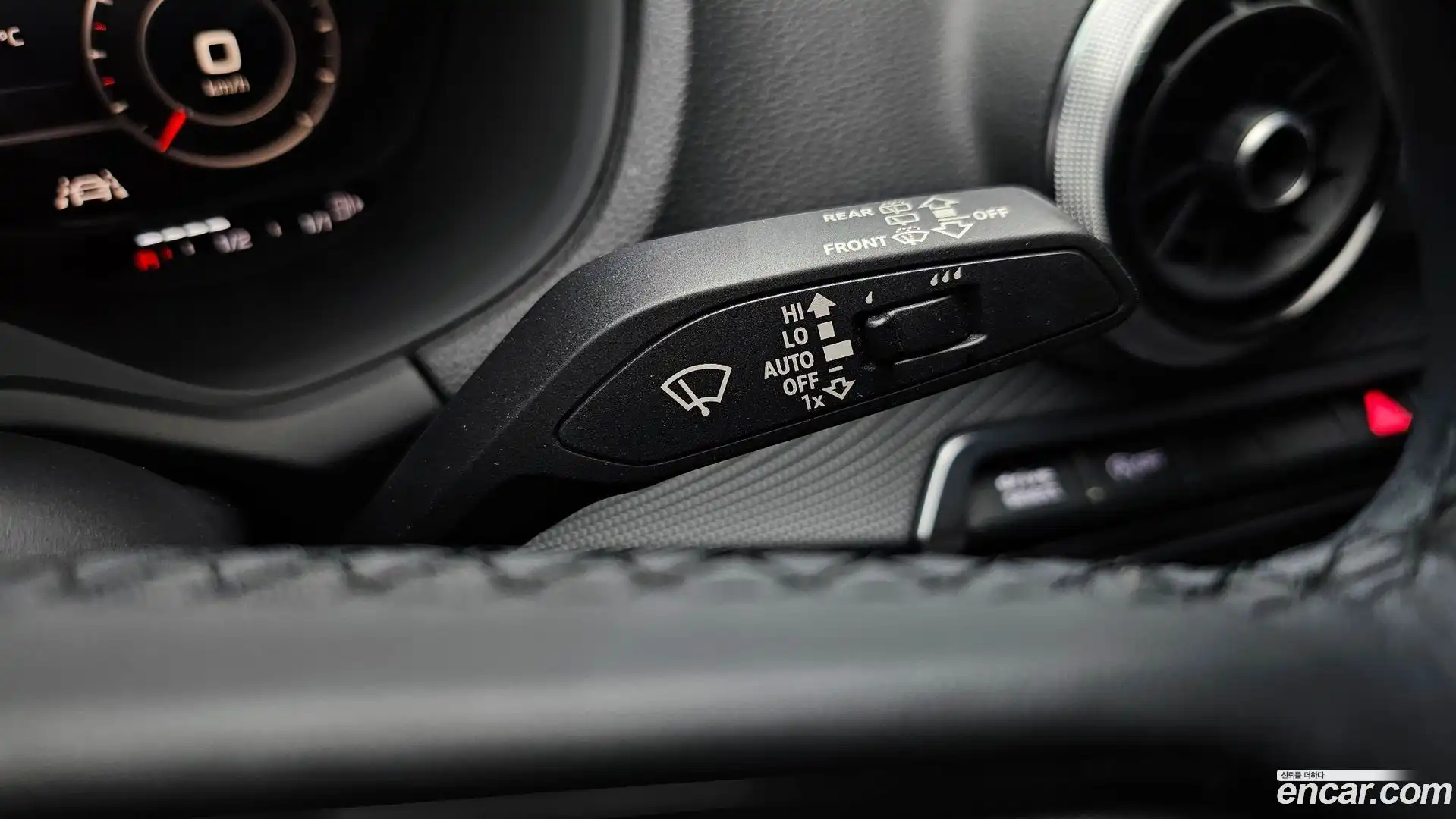 Q2 Audi 2023.4-OPTION-040