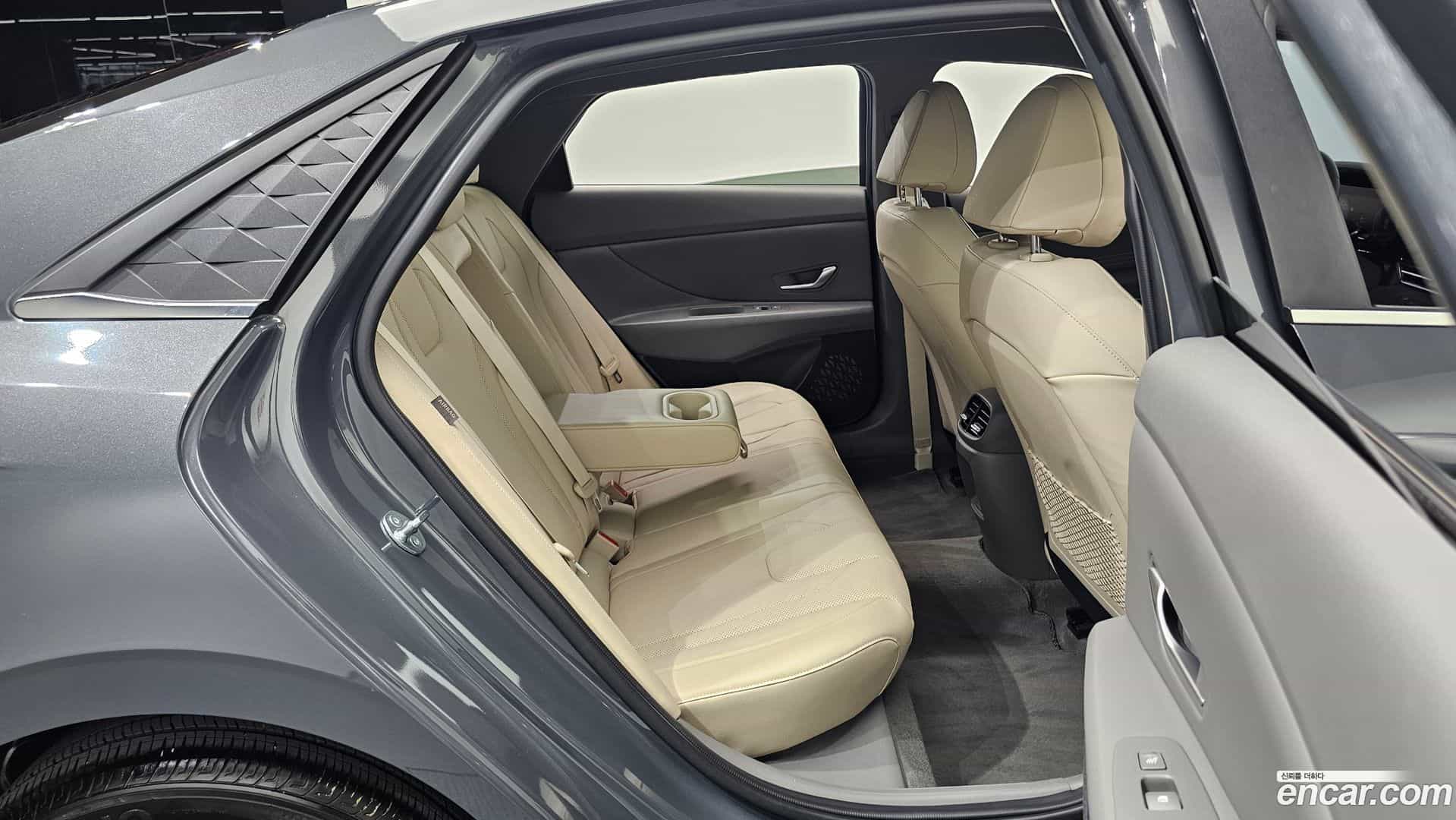 AVANTE Hyundai 2023.10-OPTION-023