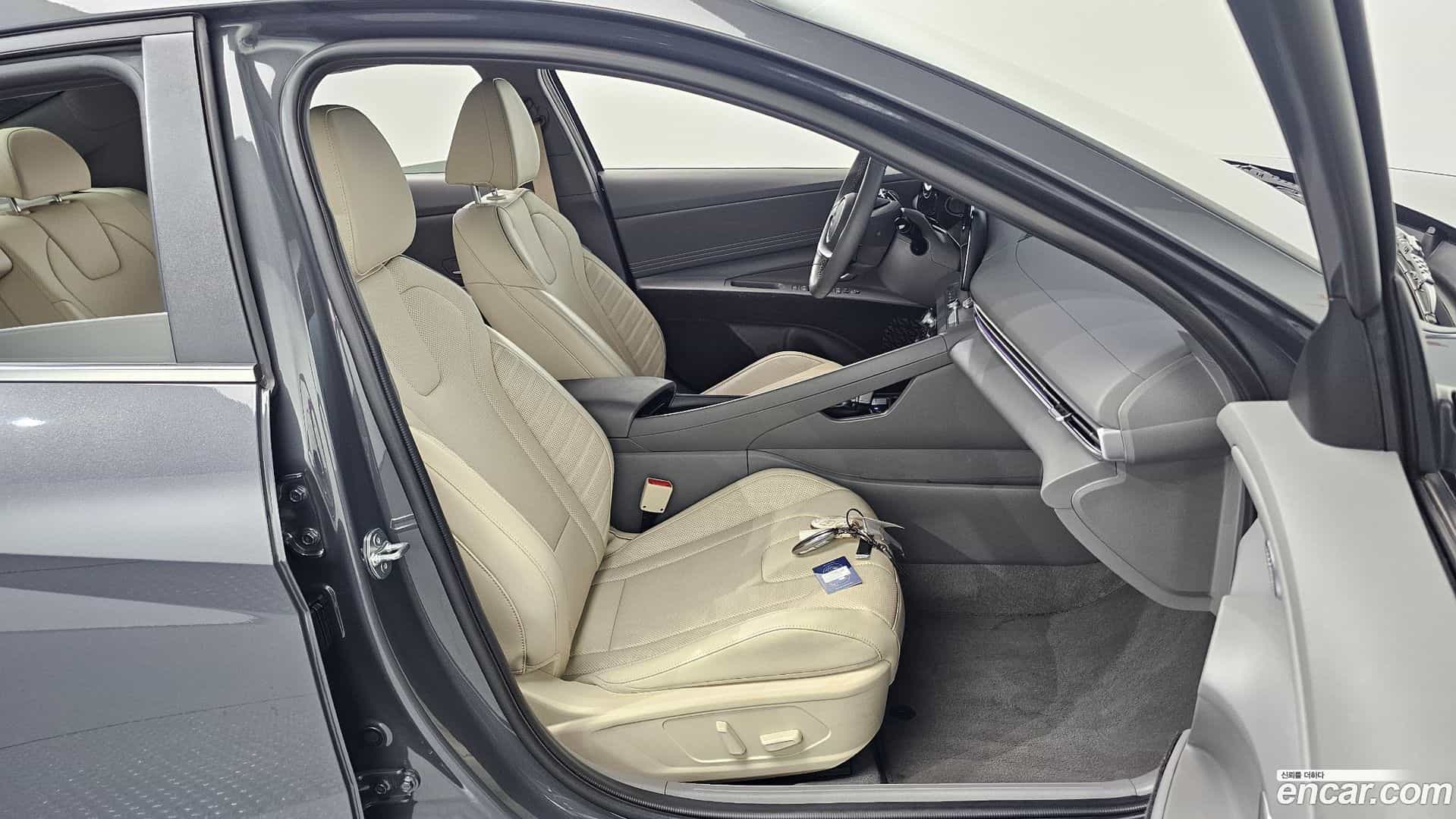 AVANTE Hyundai 2023.10-INNER-036