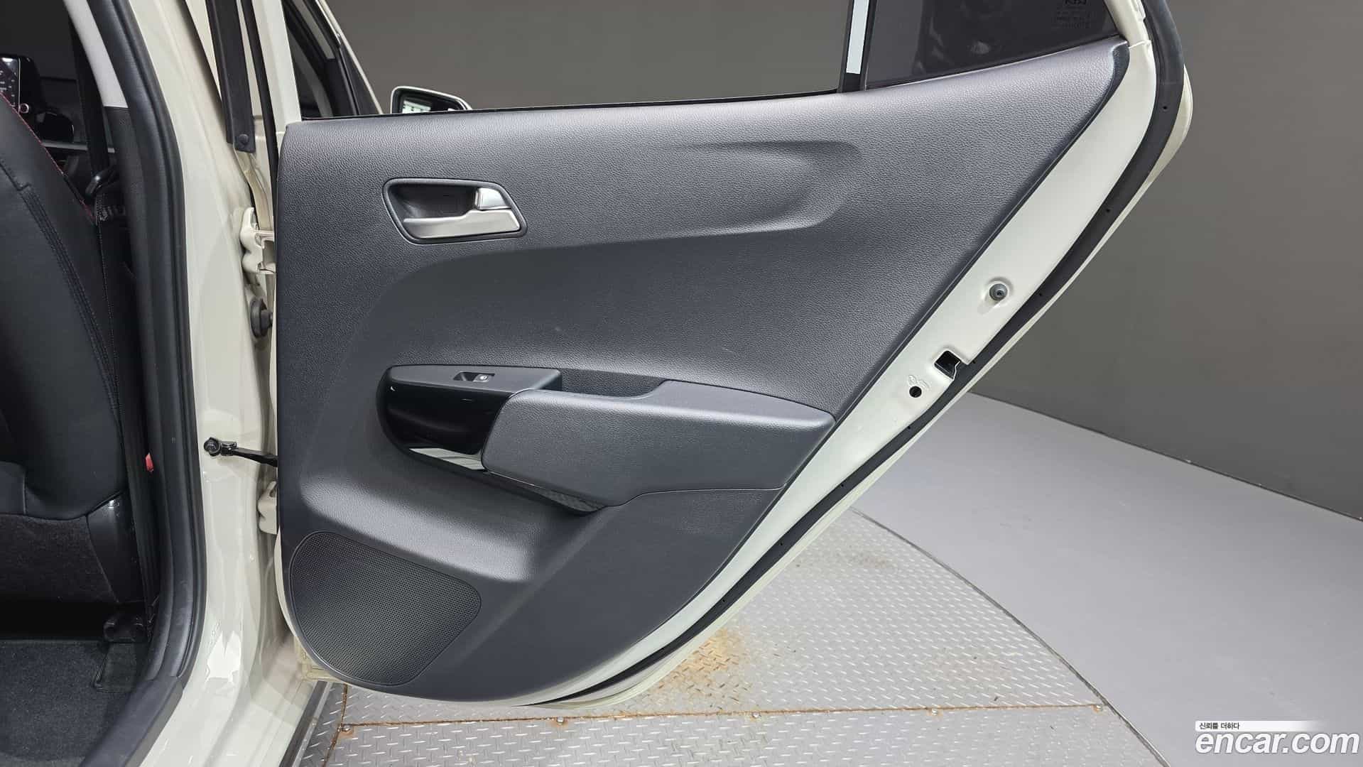 morning Kia 2022.1-INNER-035