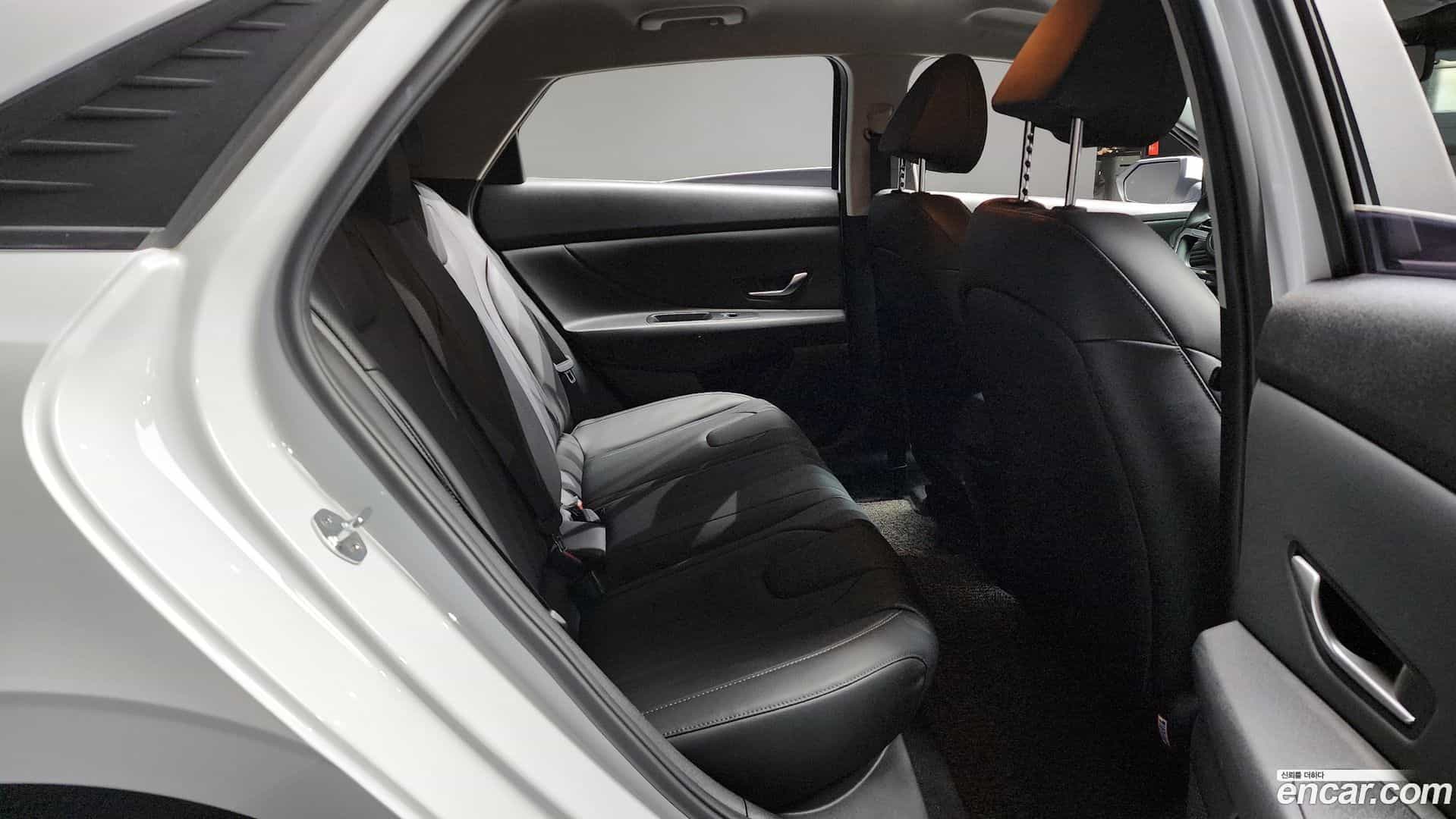AVANTE Hyundai 2021.7-OPTION-015