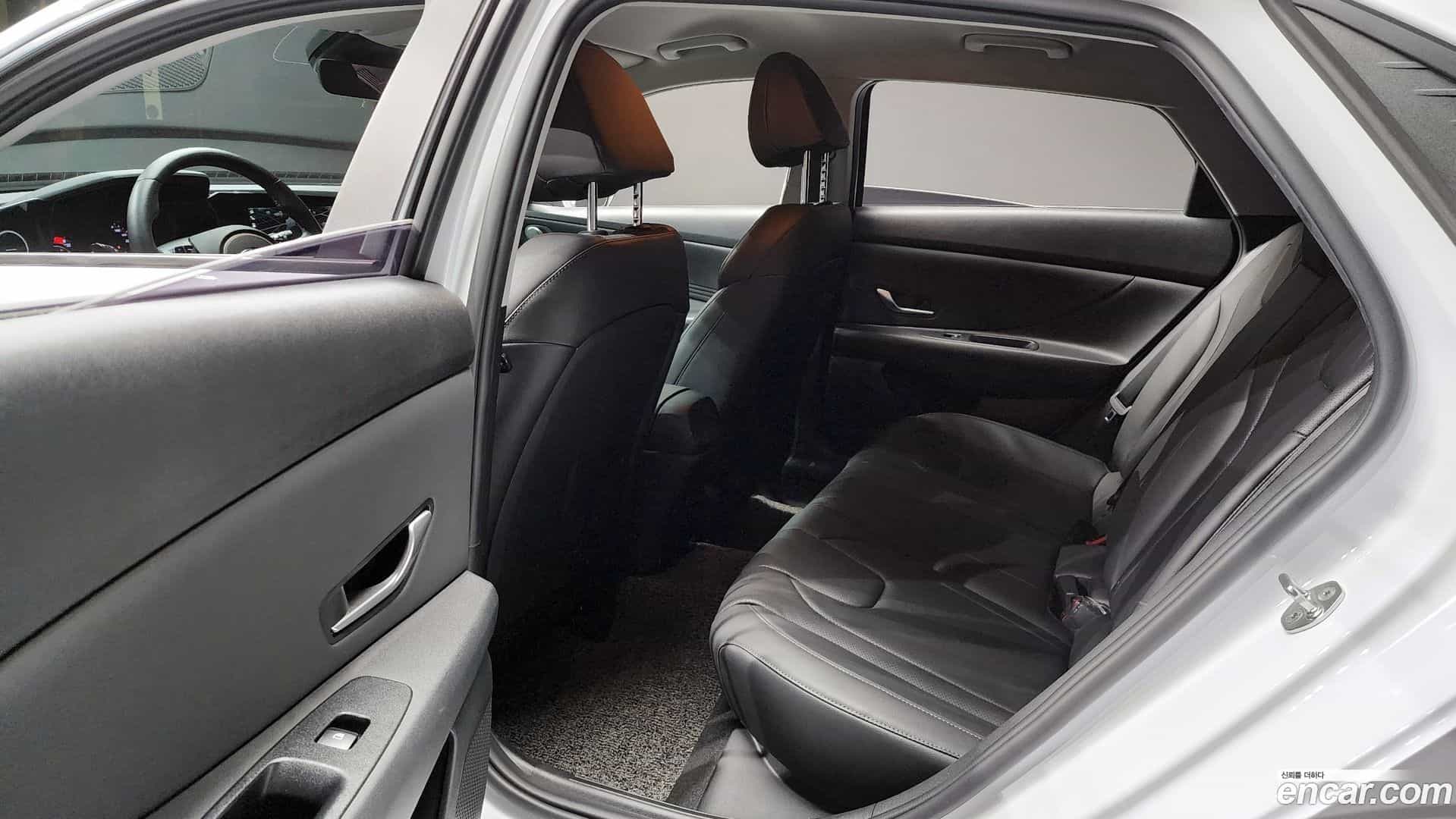 AVANTE Hyundai 2021.7-OPTION-016