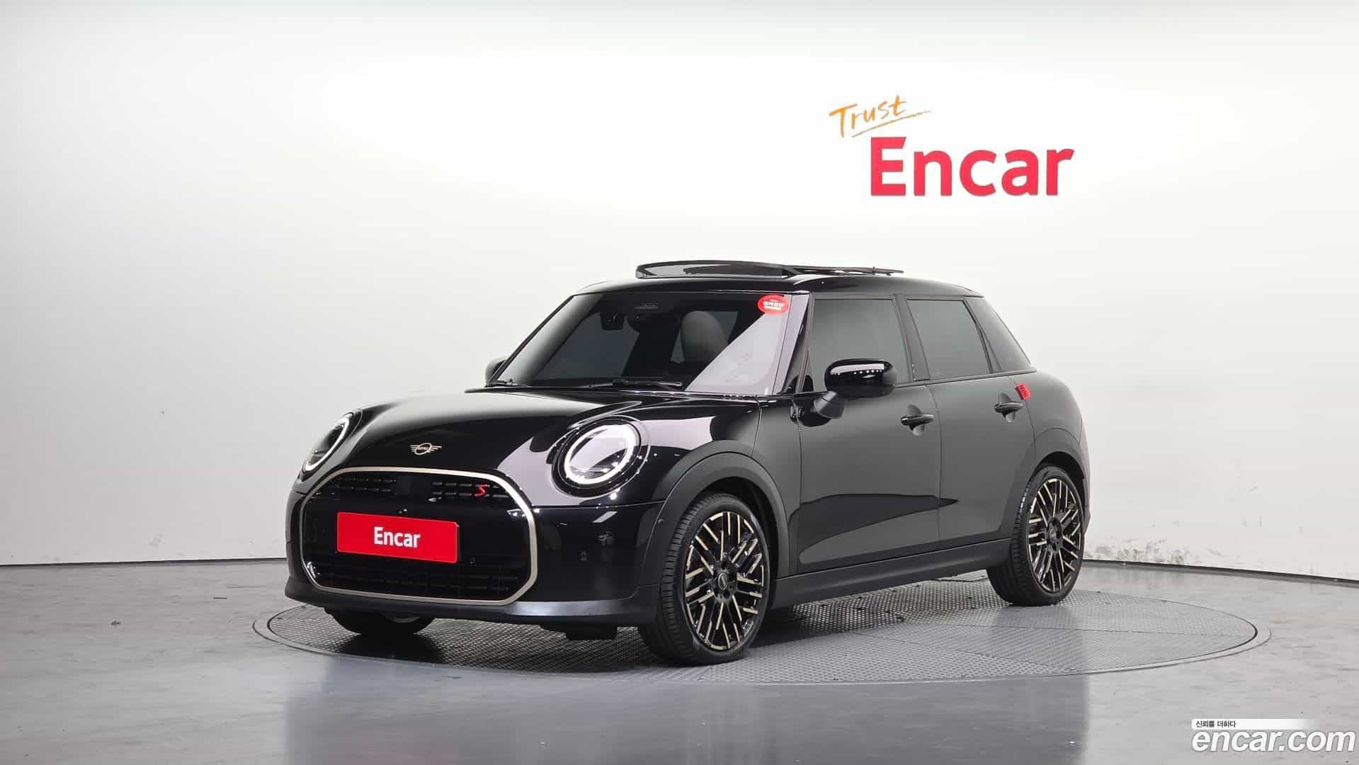 Cooper Mini 2024.11-OUTER-001